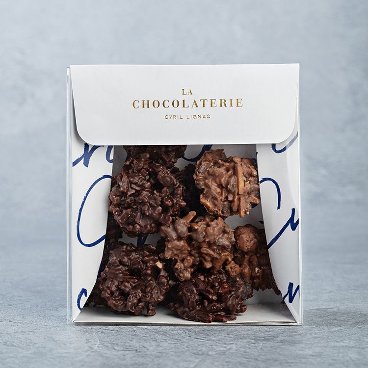 packaging roses des sables chocolat Cyril Lignac La Chocolaterie | © Studio Cent-Huit 2025