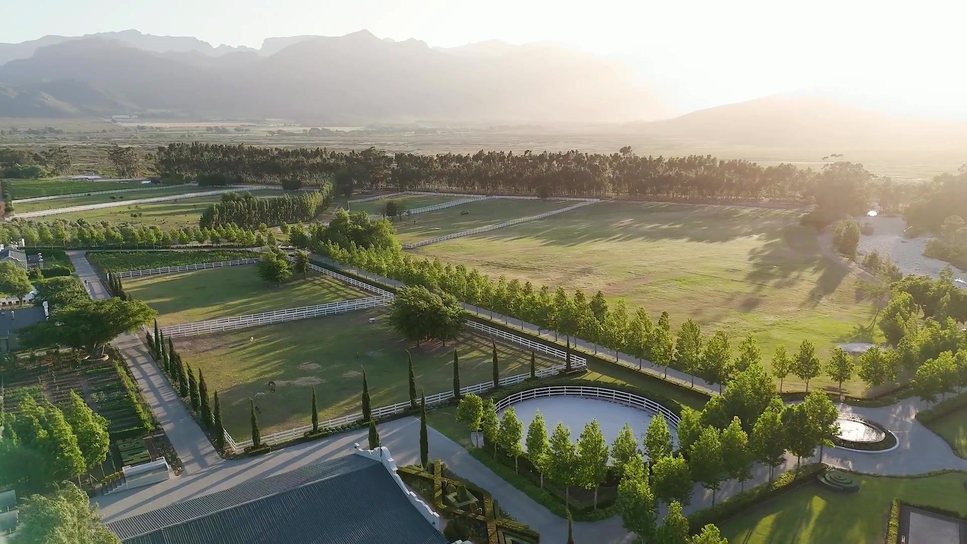 A welcome to Oakvale Estate