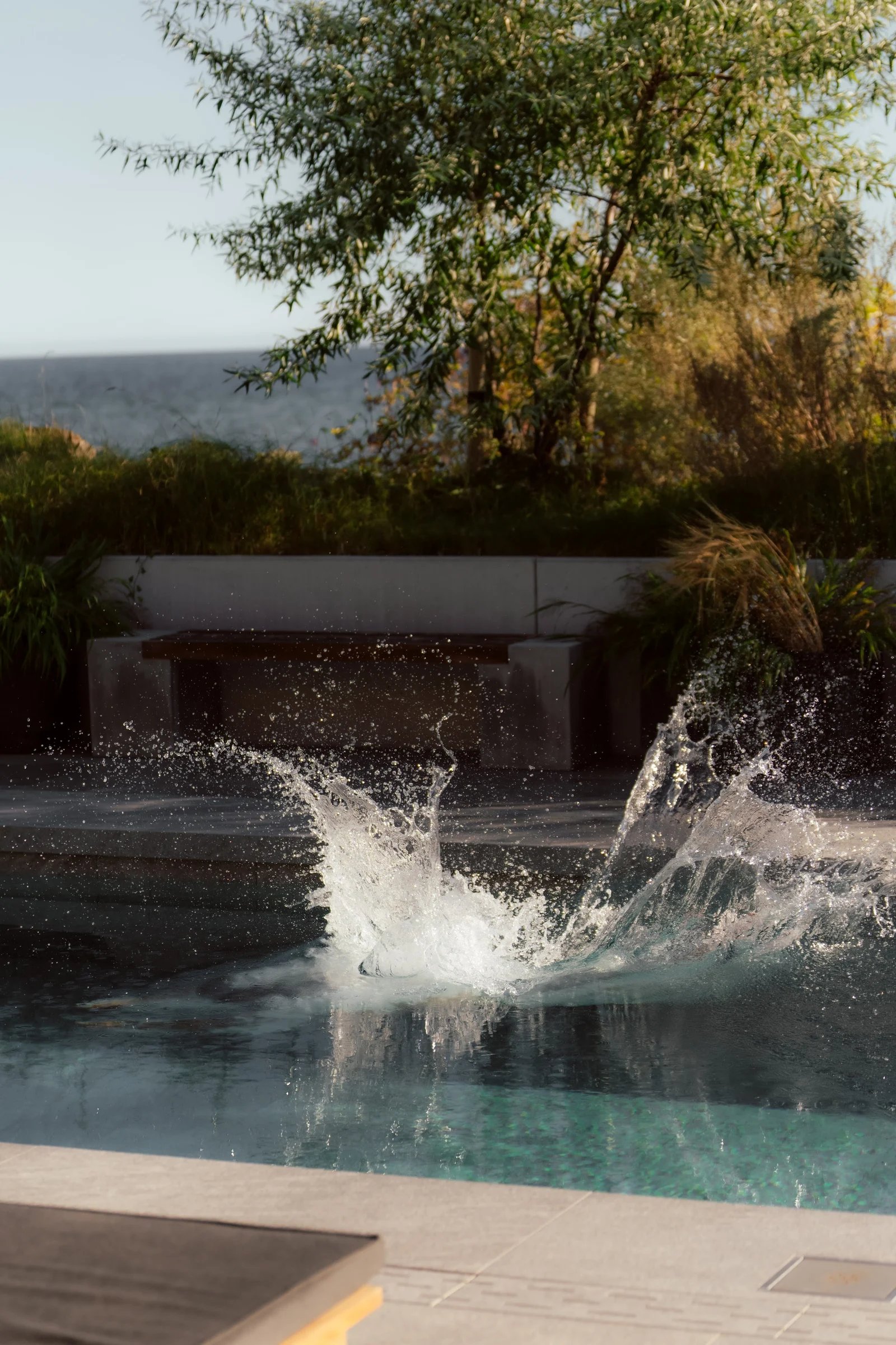 A splash in the Villa Sand swimming pool