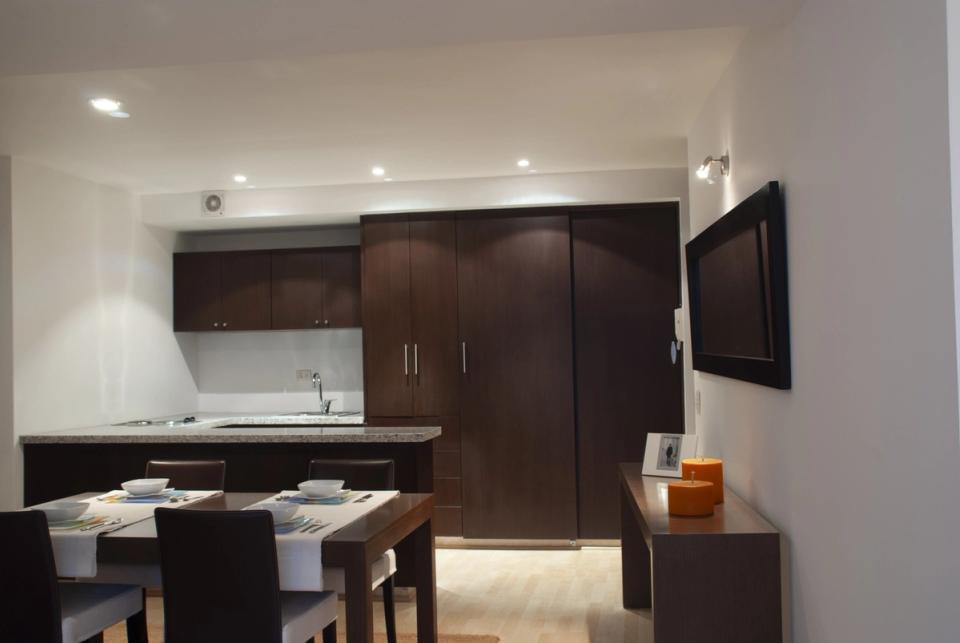 Cocina y comedor de un departamento