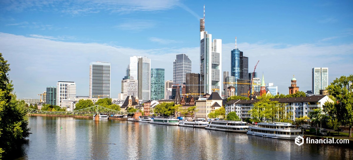 Case Study Headless-Entwicklung & KI-Automatisierung | financial.com AG Header