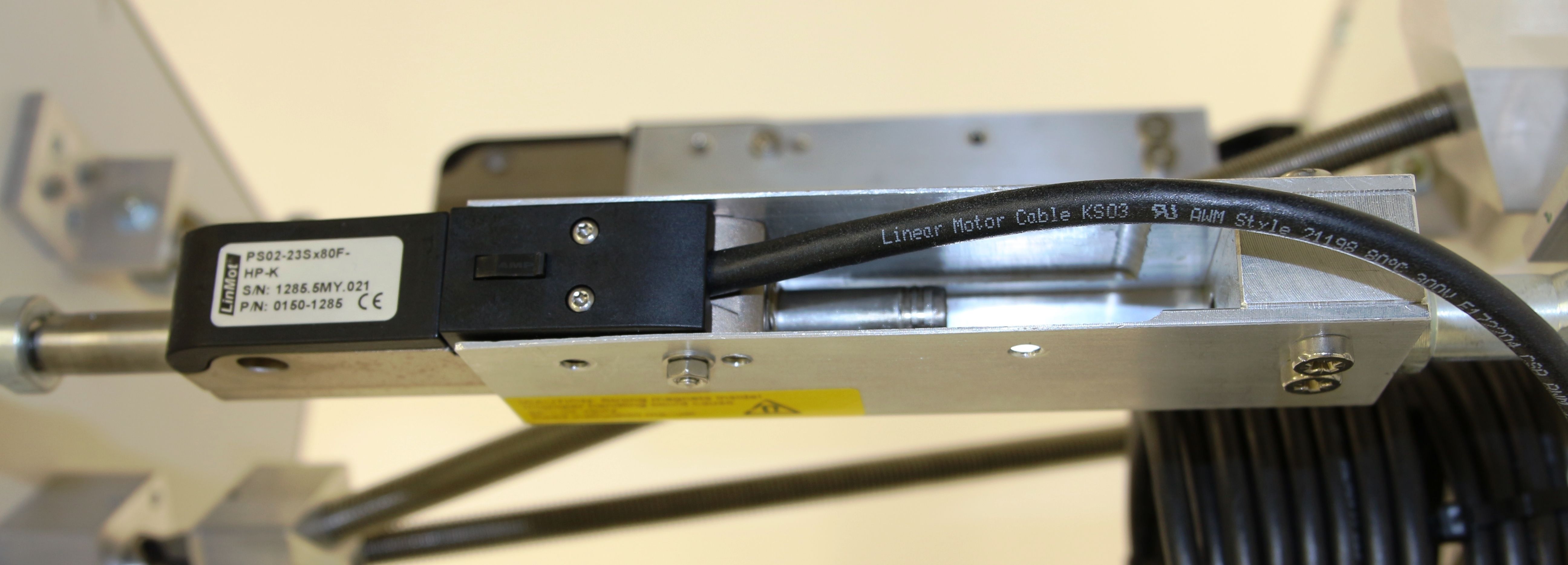 Linear actuator bracket