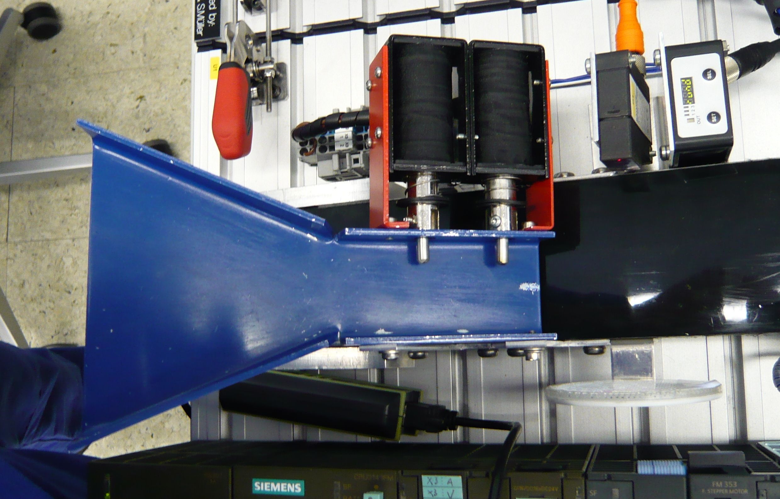 Separation mechanism