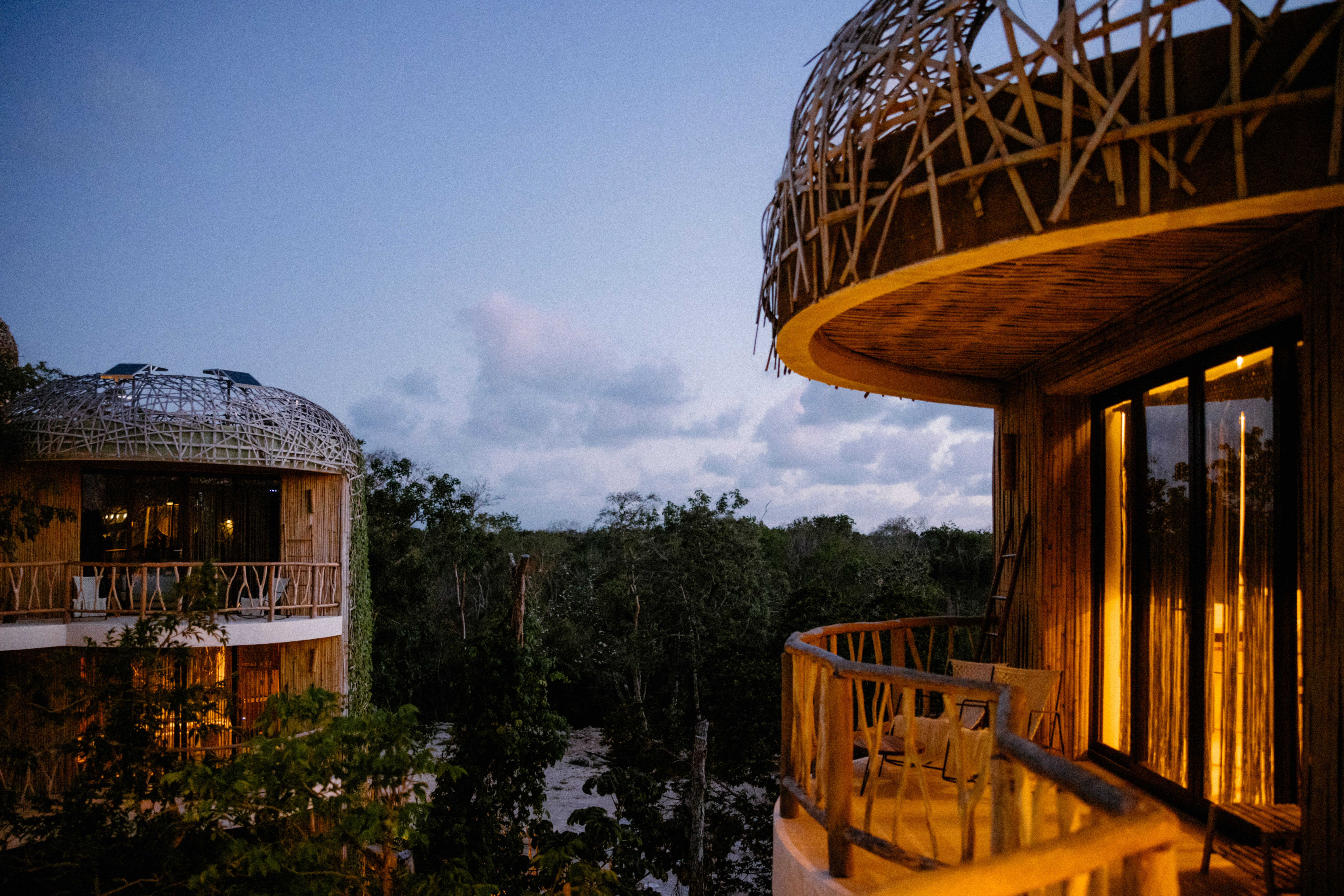 Placeholder for graph illustrating seasonal ADR and Occupancy trends in Riviera Maya