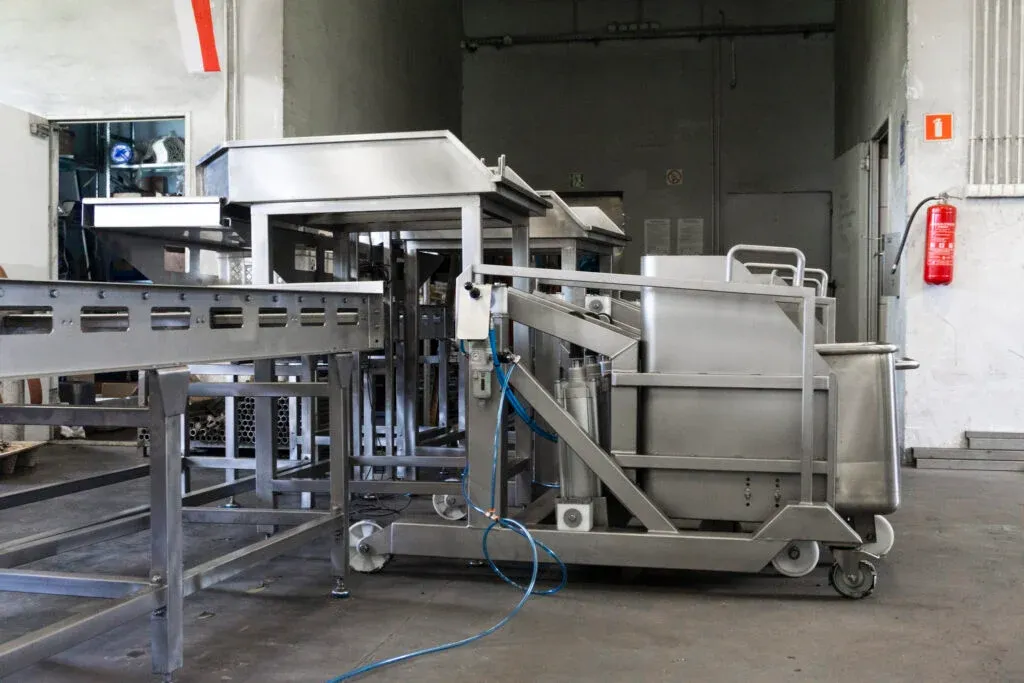 Beef cutting line