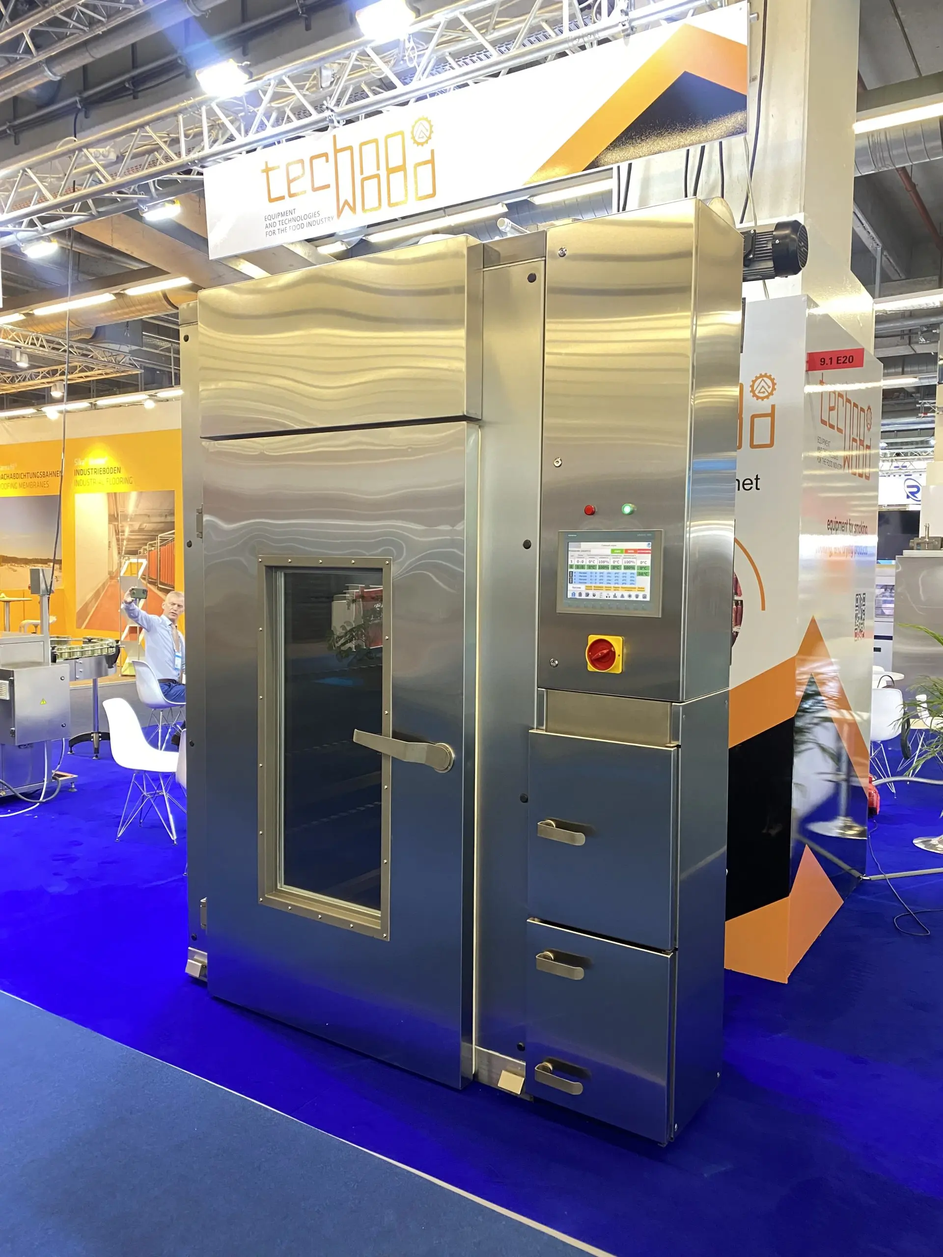 Smoking & Cooking Chamber -