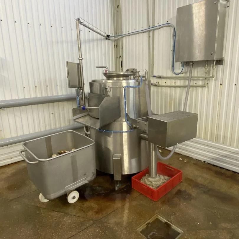 Centrifuge for washing pig hooves