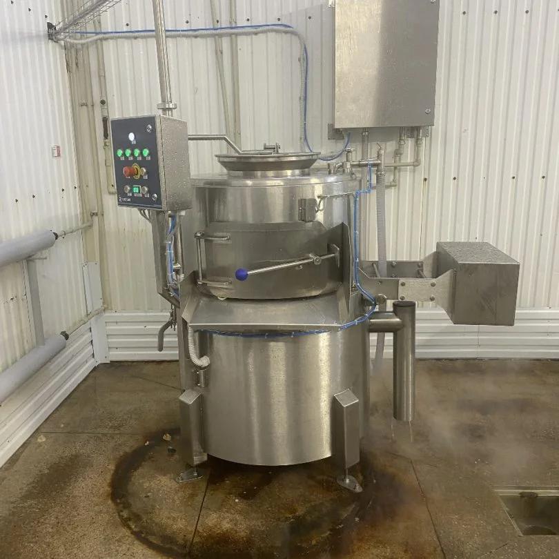 Centrifuge for washing pig hooves