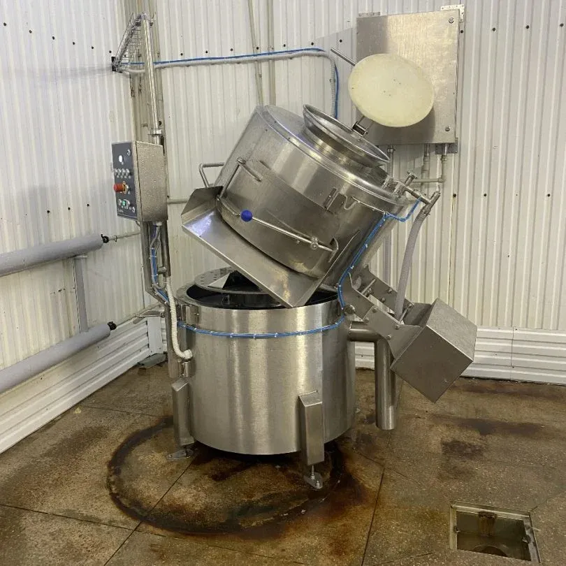 Centrifuge for washing pig hooves