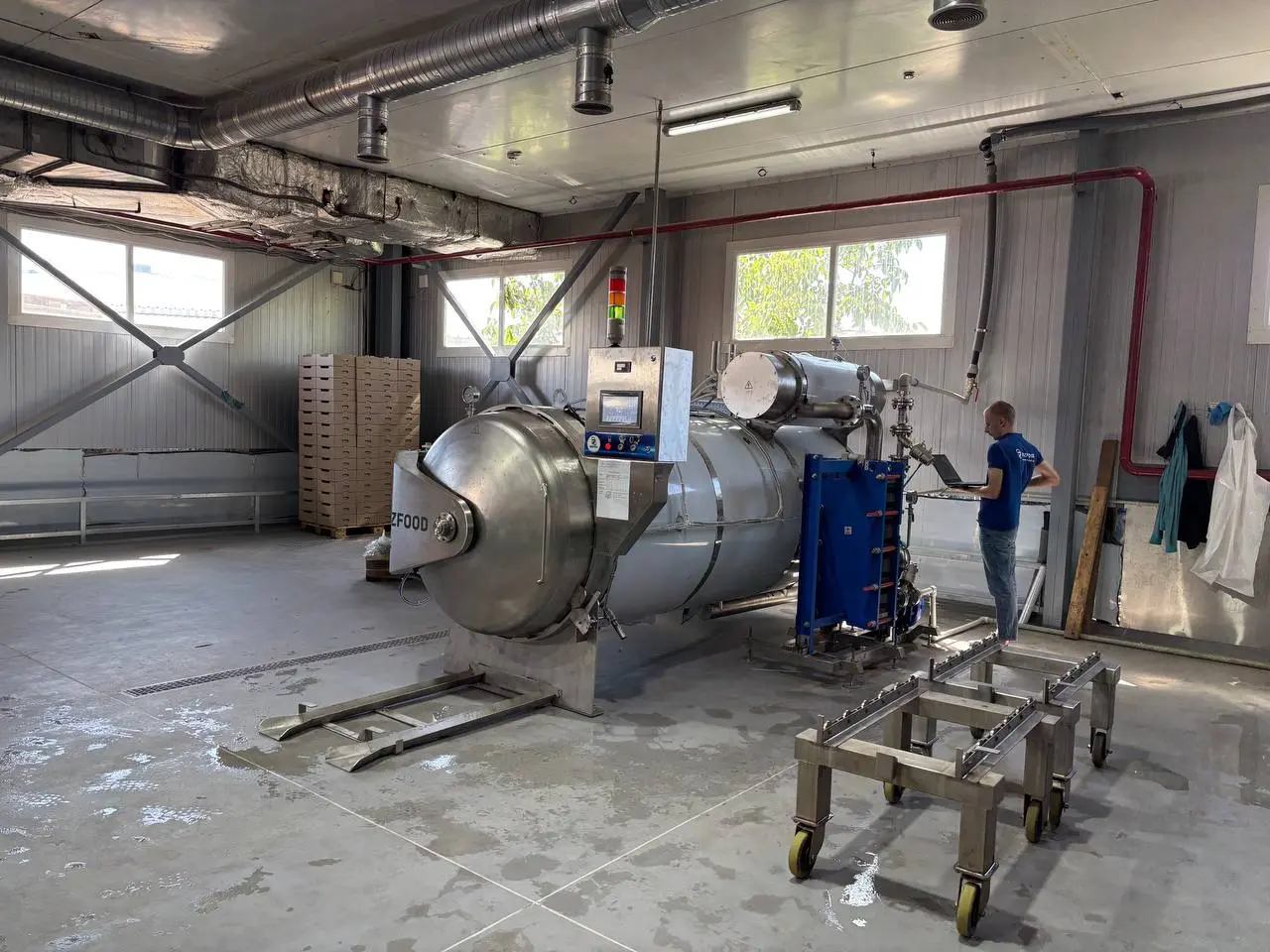 Sterilizing horizontal autoclave