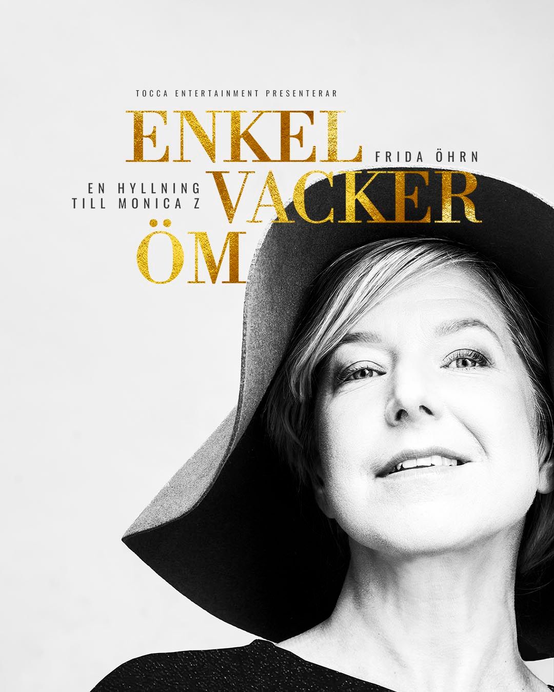 Manér bild på Frida Öhrn för showen Enkel, vacker, öm. En hyllning till Monica Z.