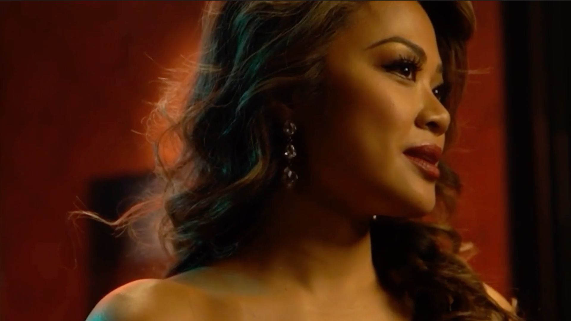 Stillbild på Marsha Songcome som Satine i Moulin Rouge! The Musical