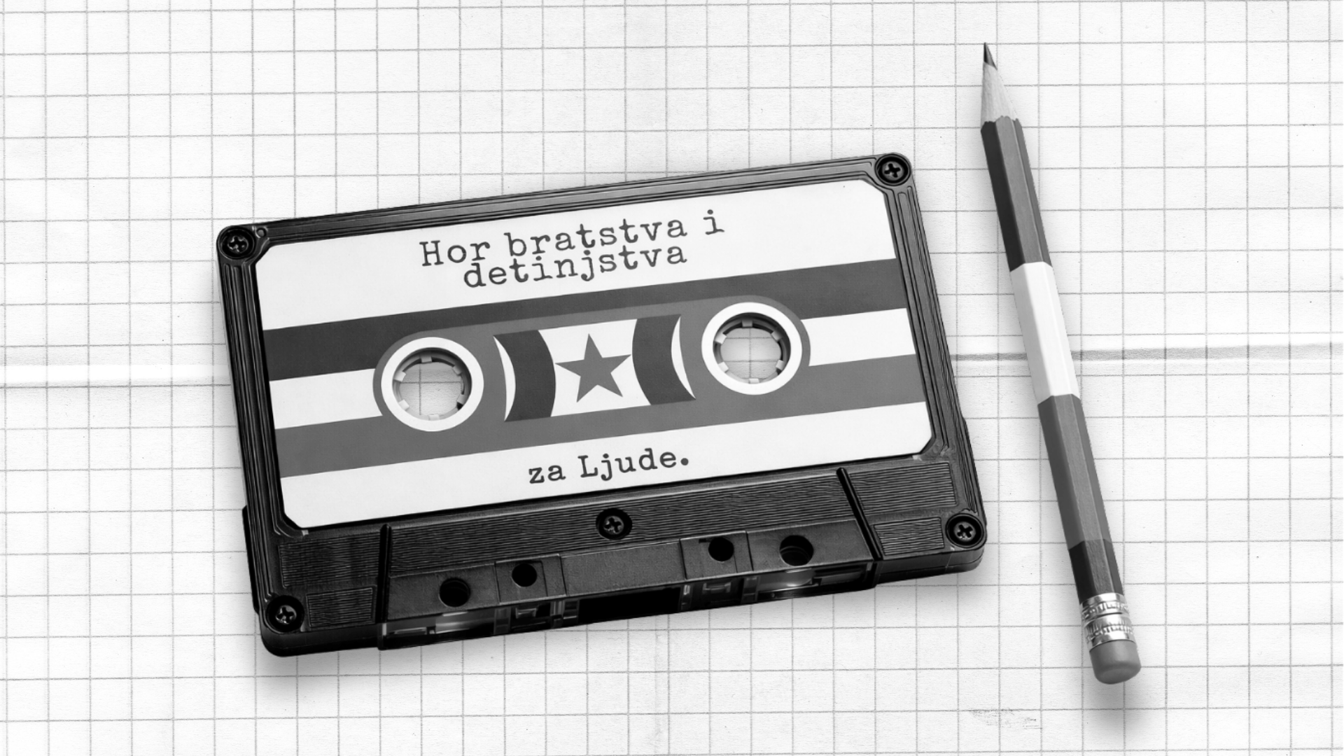 Kassettband med texten “Dobro stara vremena” och Jugoslavien-flaggor, tillsammans med penna –  motiv för Hor Bratstva i Detinjstva