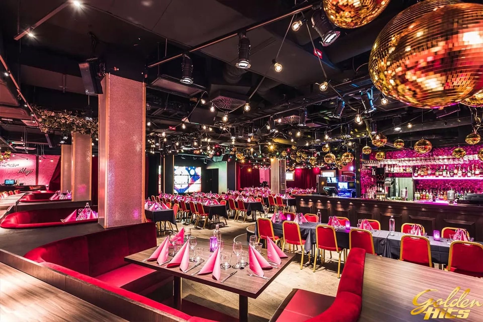 Golden Hits lokal uppdukad.