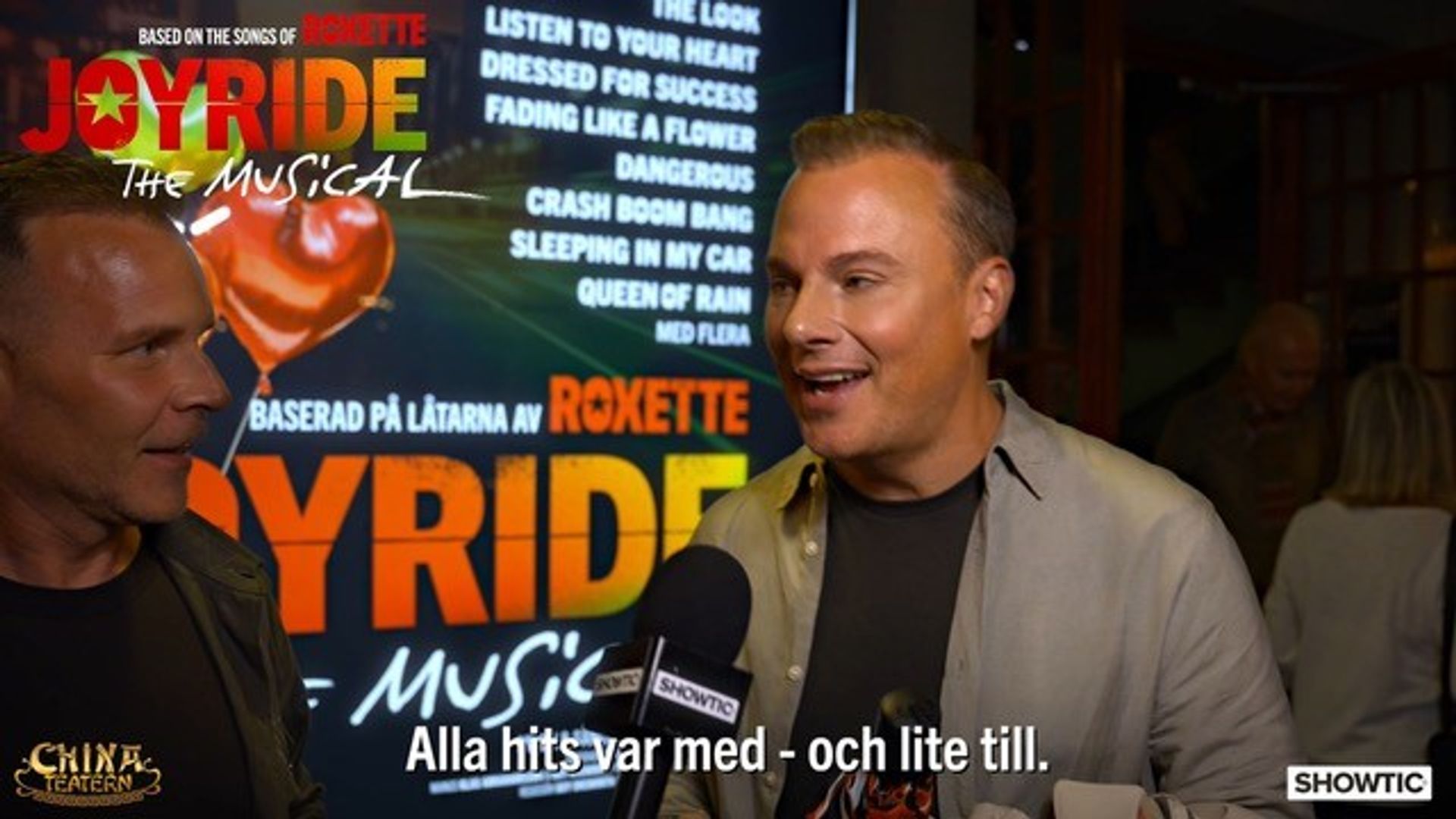 Thumbnail bild på röda mattan på Magnus Carlsson från premiären av Joyride The Musical på China Teatern.