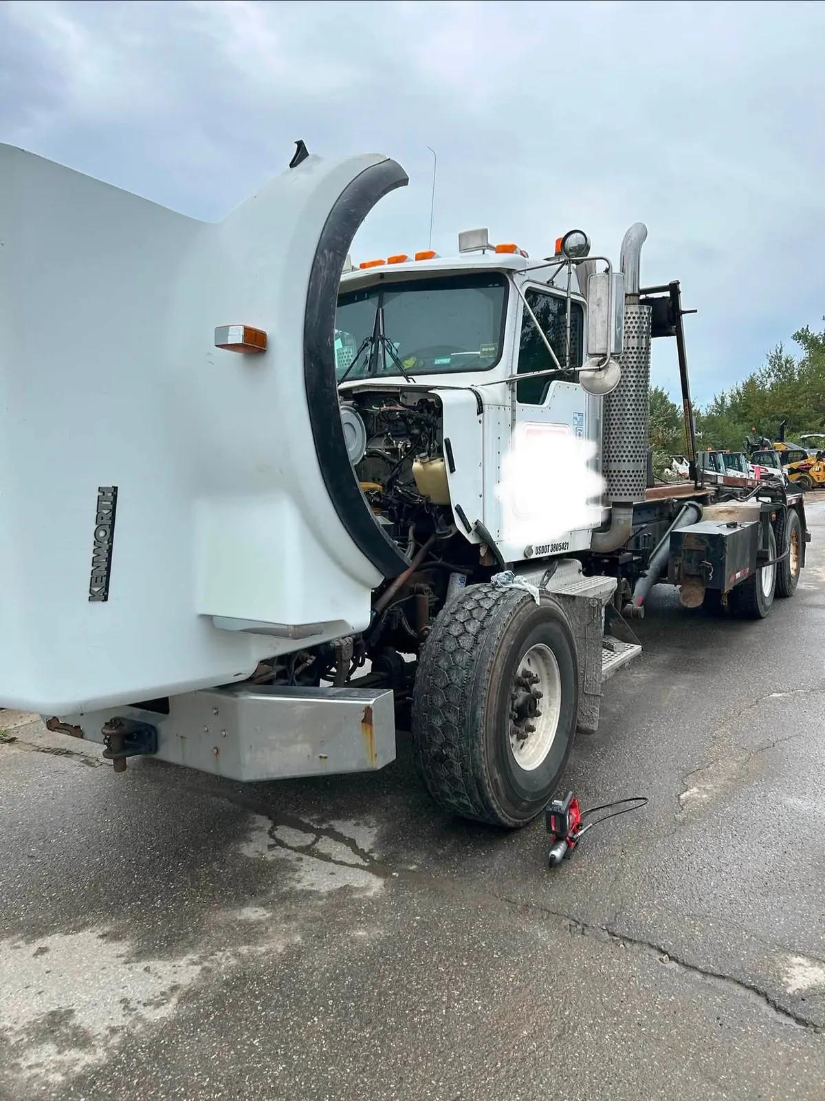 Mobile truck repair call