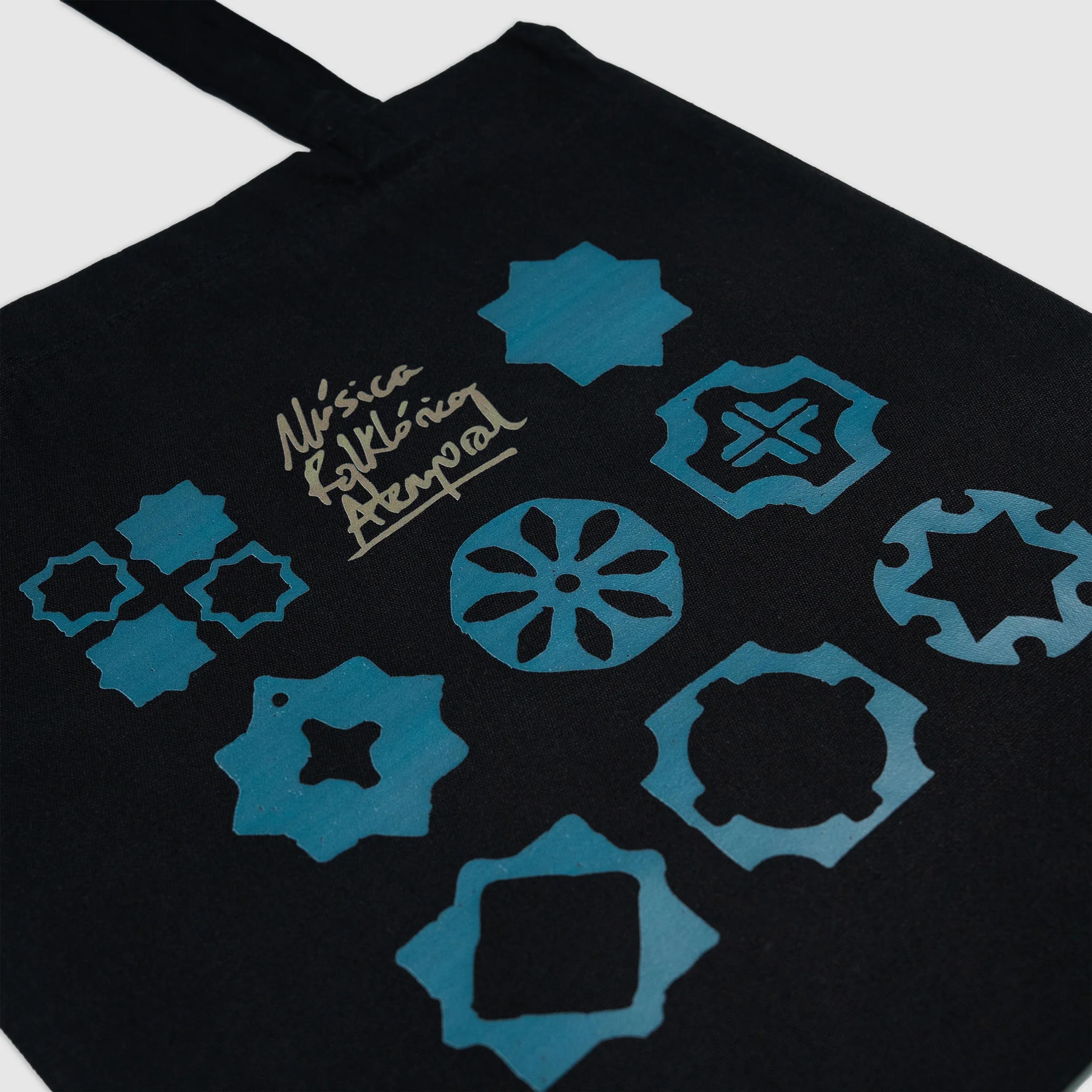 DELL_BASICS_TOTE-BAG-3.webp