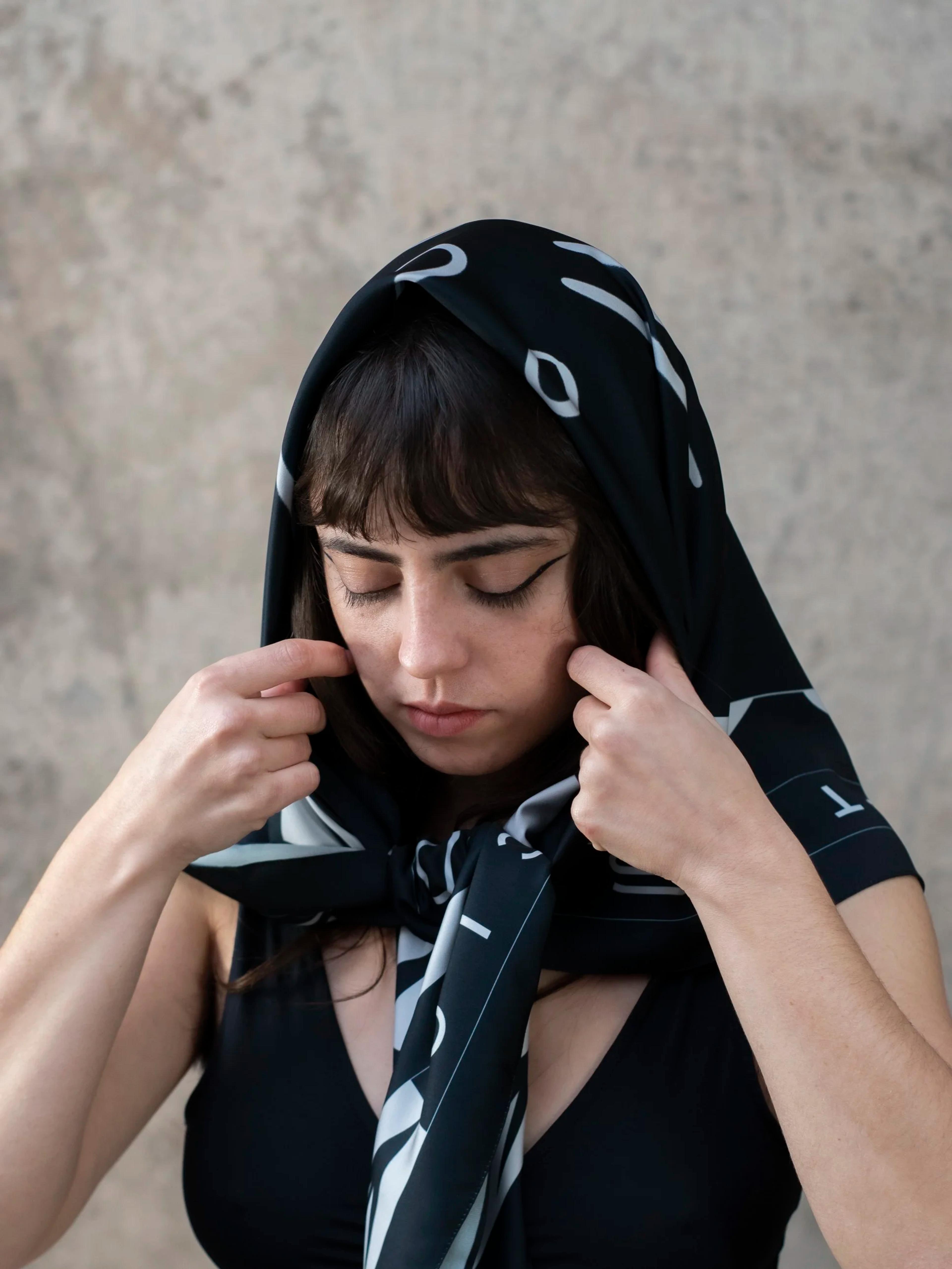 Printed Satin Scarf Bigotesucio, image 6