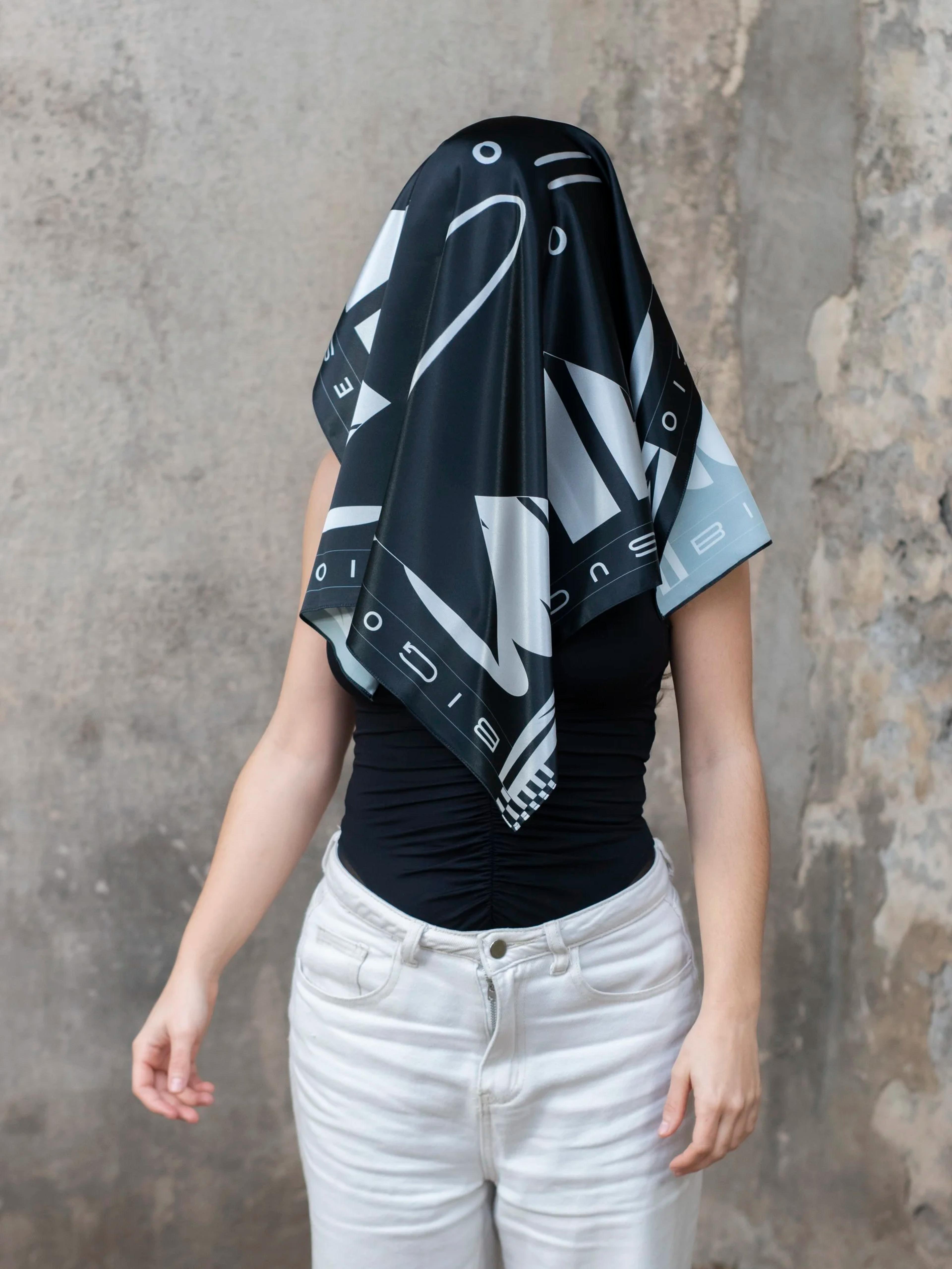 Printed Satin Scarf Bigotesucio, image 2