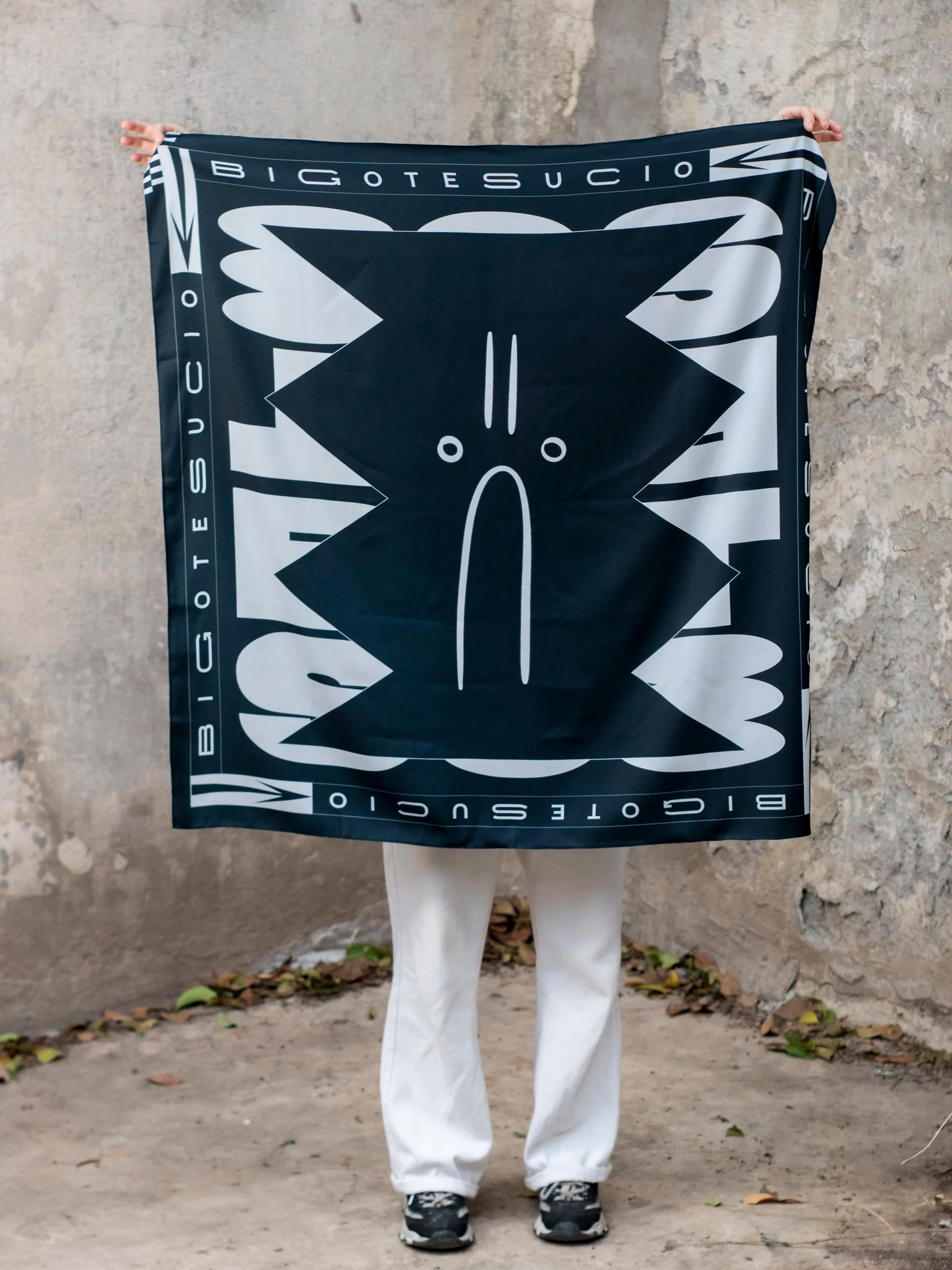 Printed Satin Scarf Bigotesucio, image 3