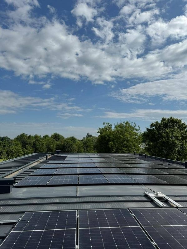Progetto esecutivo per una copertura metallica e impianto fotovoltaico