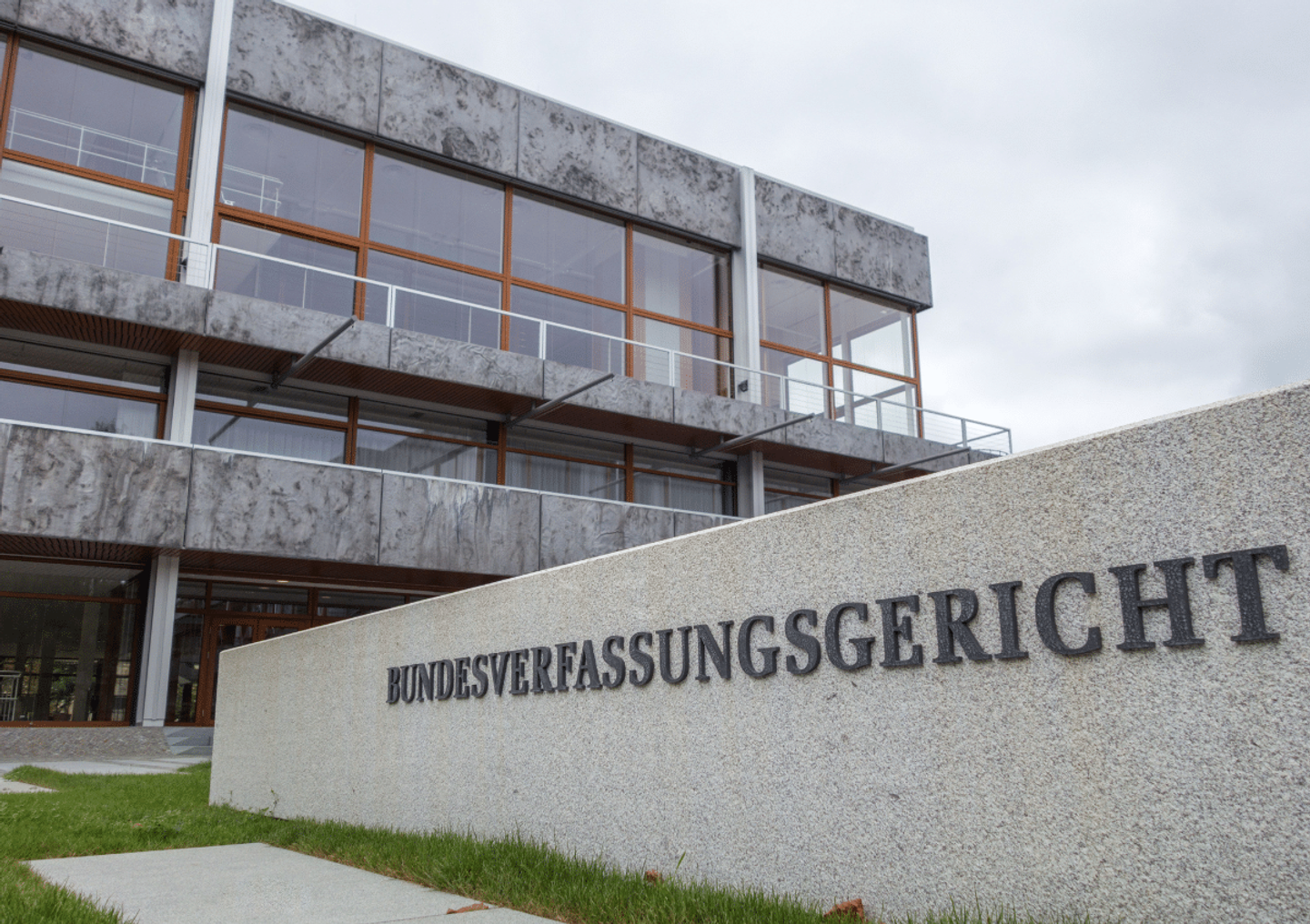 Unconstitutional? Court Puts the Brakes on Police AI – Now Bavaria’s Surveillance Software Is Under Scrutiny