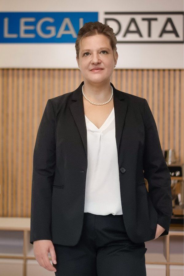 Julia Raithel