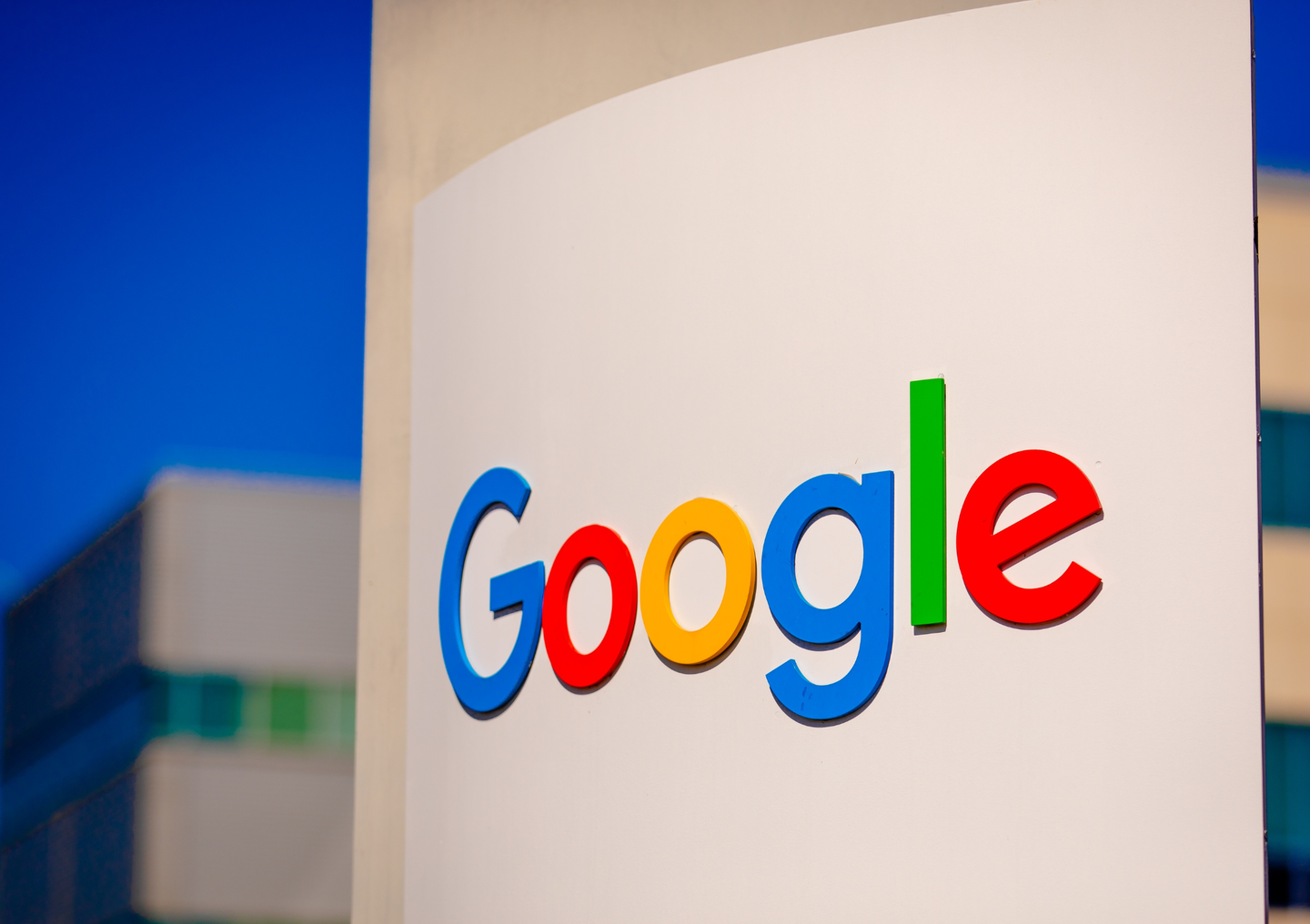 Now it's getting serious: US media sue Google over AI search!