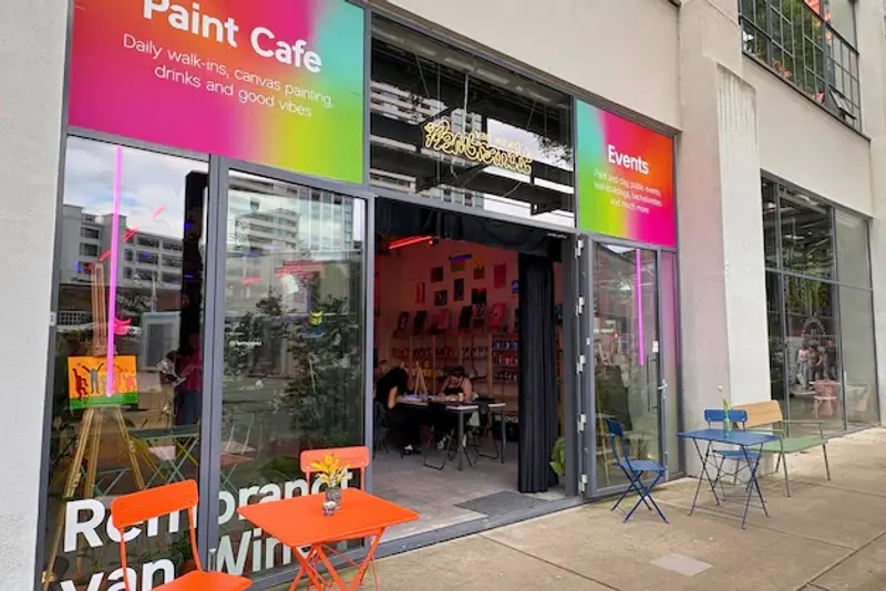 Paint Café, Leidingstraat 23 (Strijp-S)