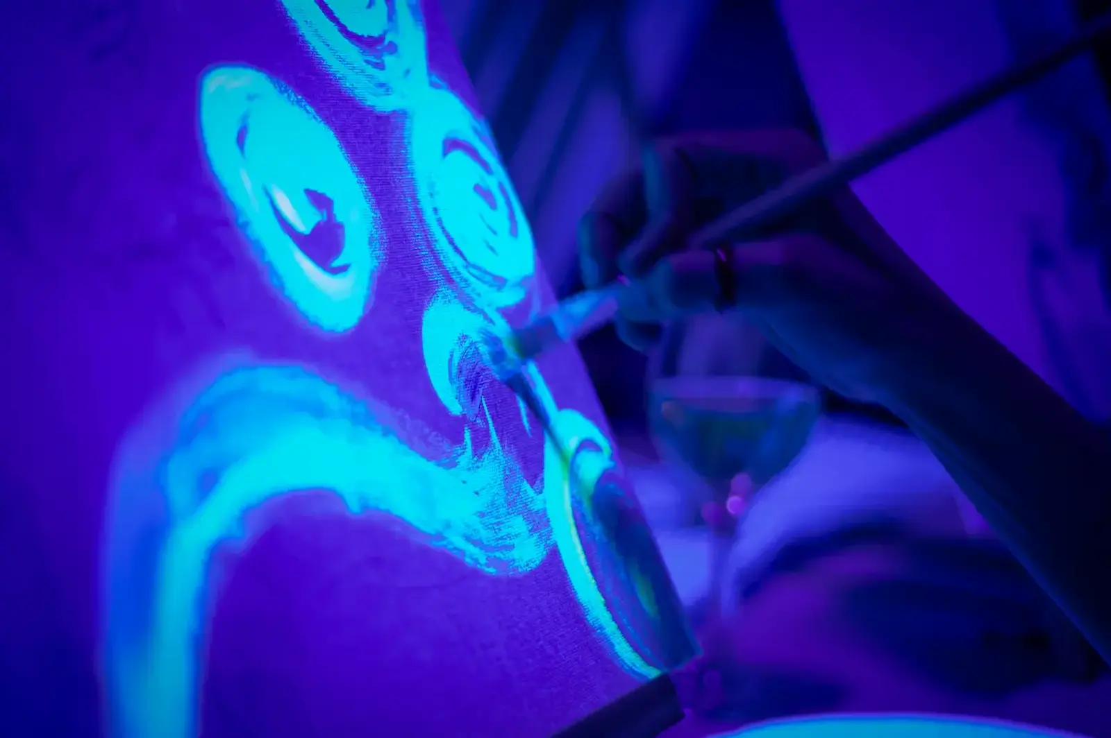 Glow in the dark paint