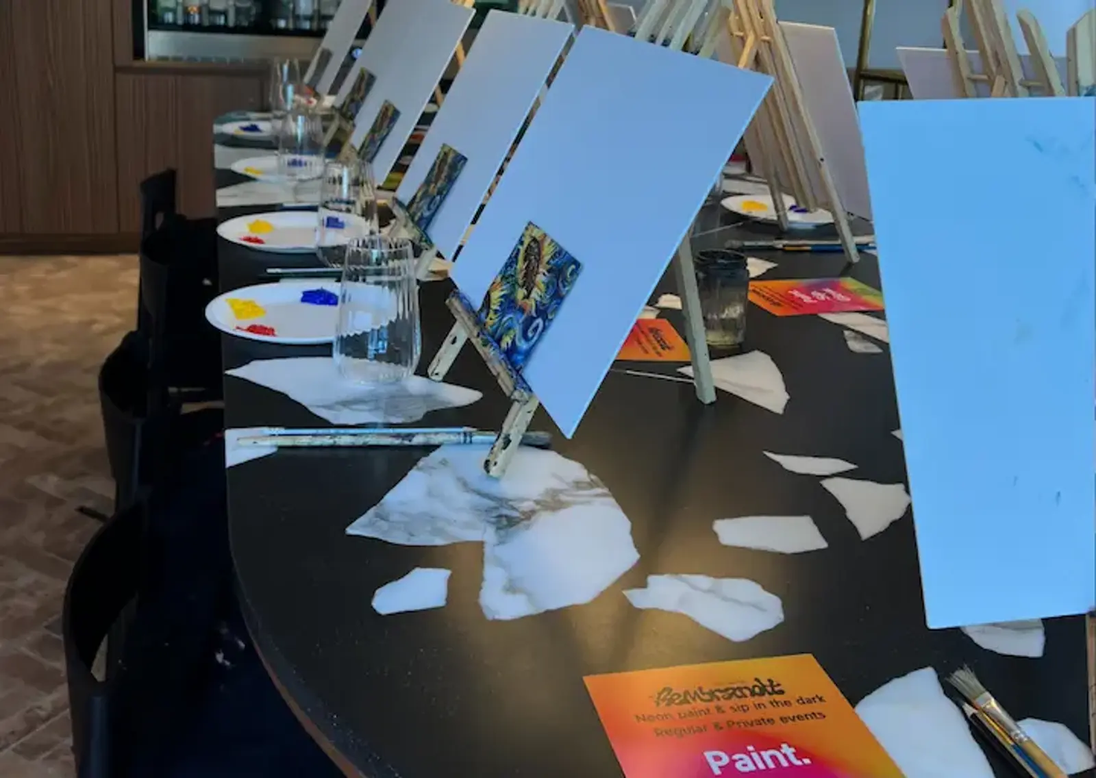 18 ideas for a creative team building activity in London