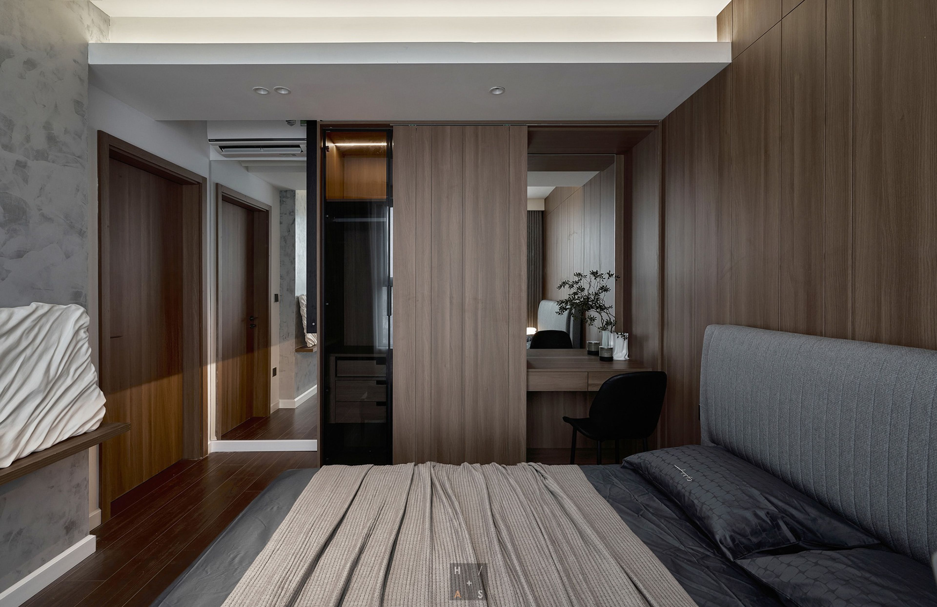 2002 Apartment