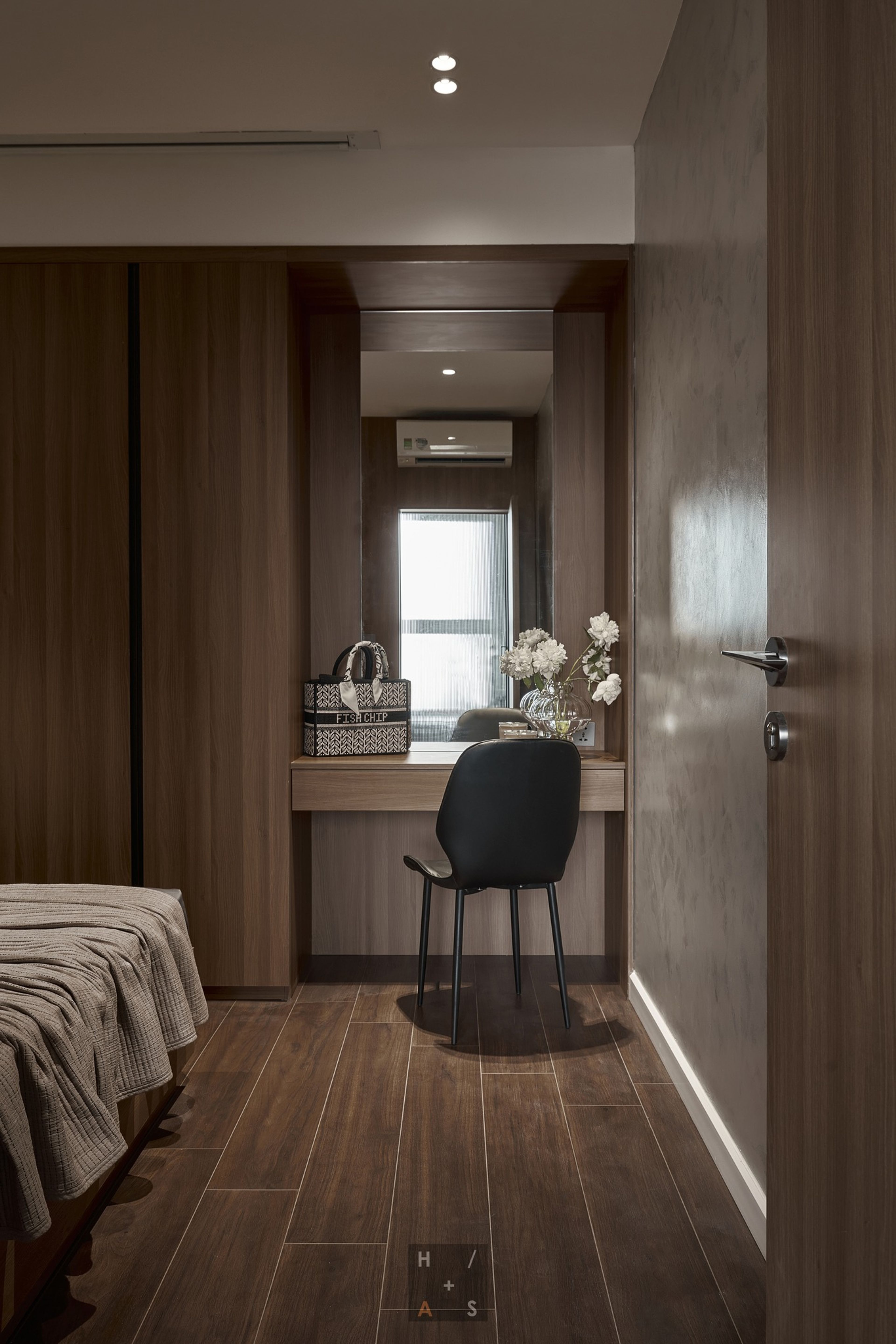 2002 Apartment