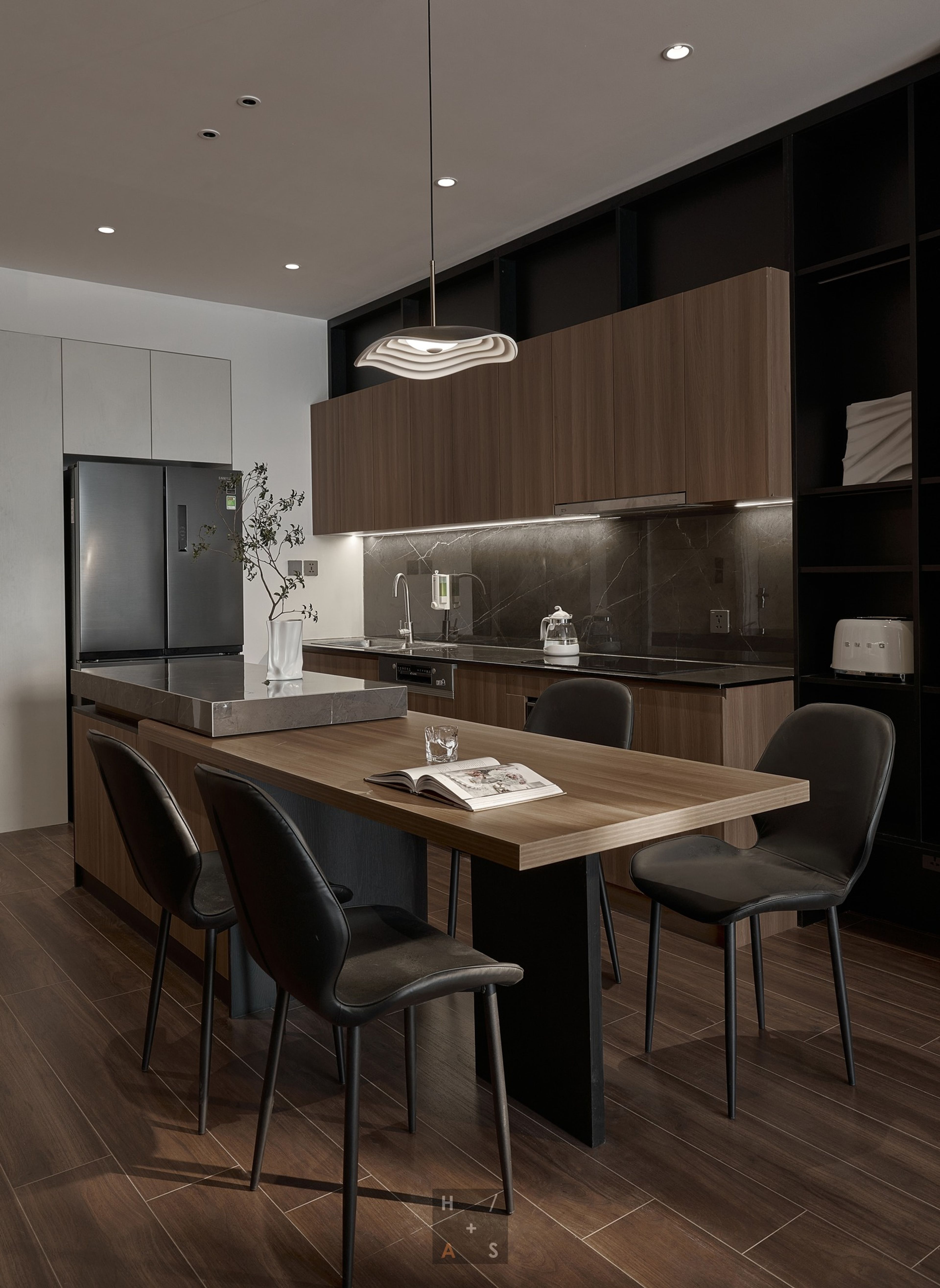 2002 Apartment