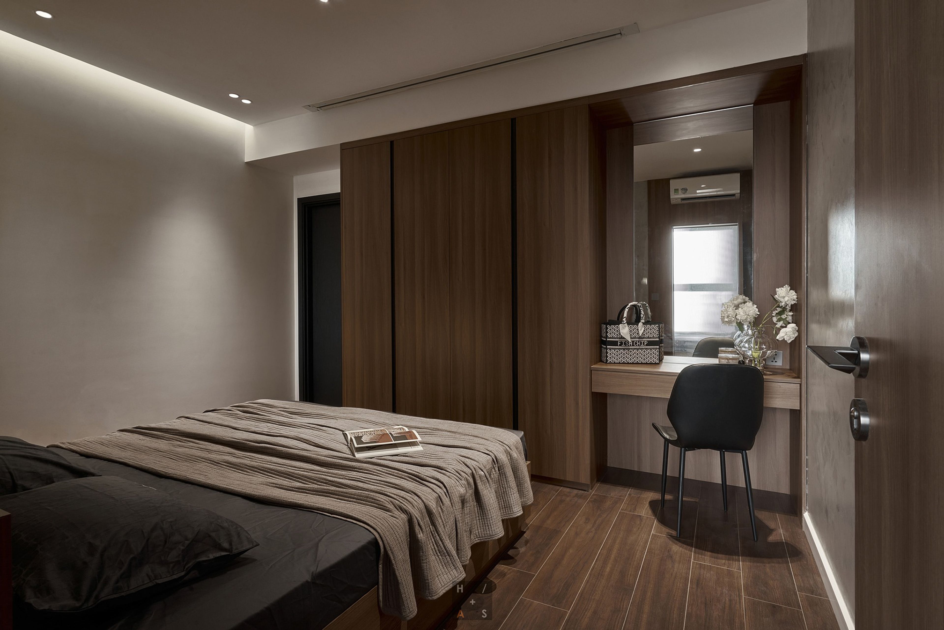 2002 Apartment