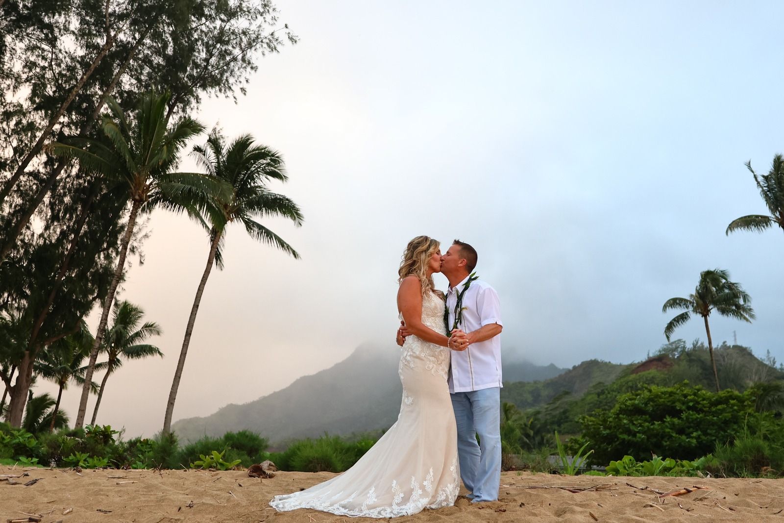 Kauaʻi North Shore wedding portrait