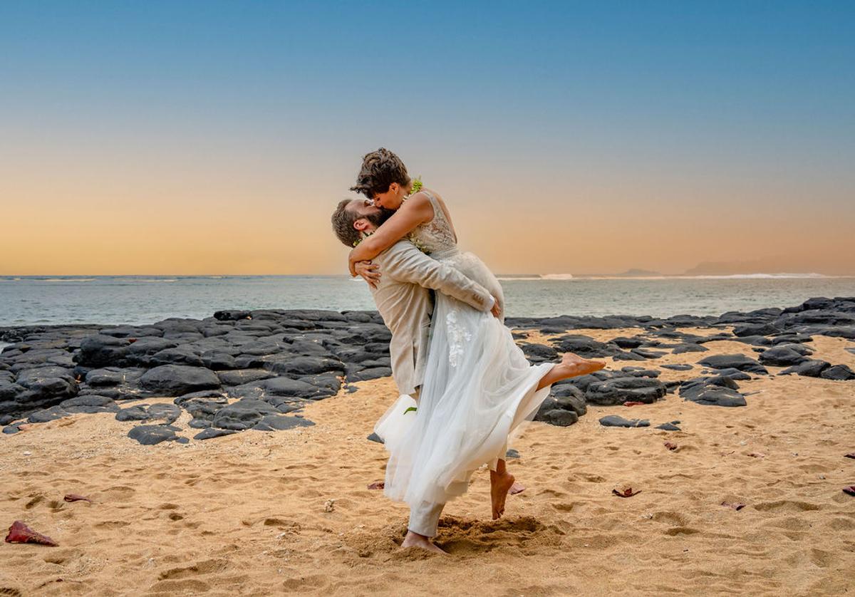 Kauaʻi beach wedding portrait