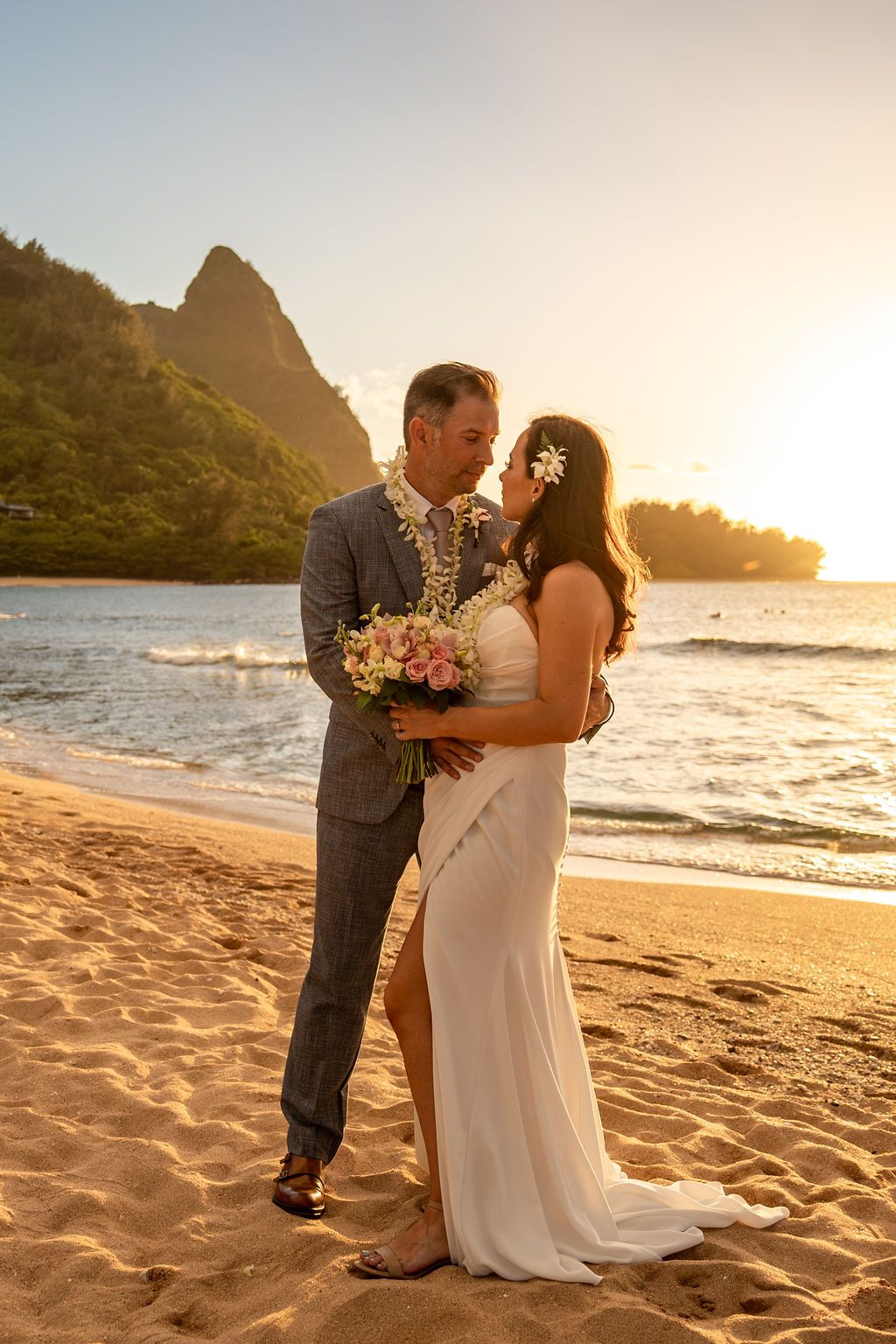 GET MARRIED<br/> ON BEAUTIFUL<br/> KAUAʻI