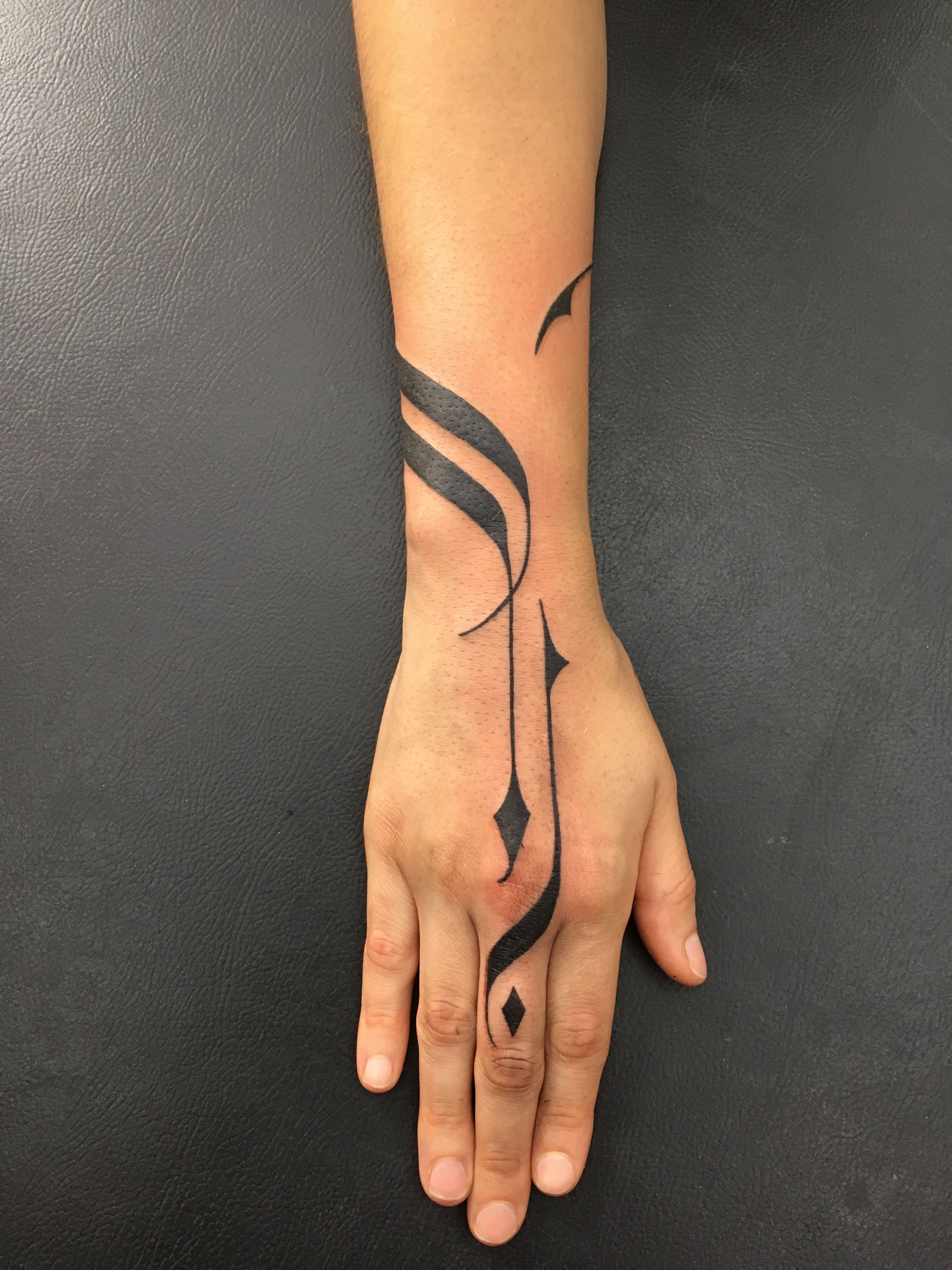 Tatuagem no Punho — tatuagem por Oberdam Eltz