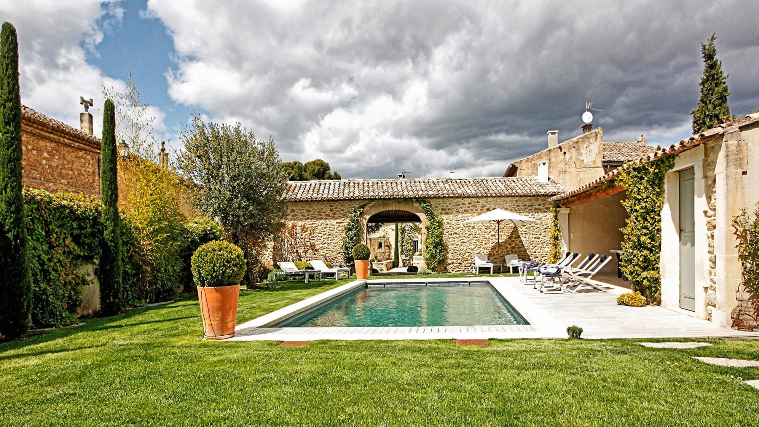 Charming Luberon Pool Villa 2