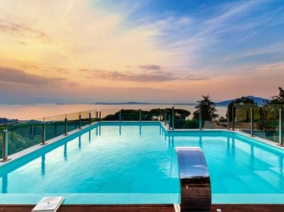 Stunning Sorrento 32