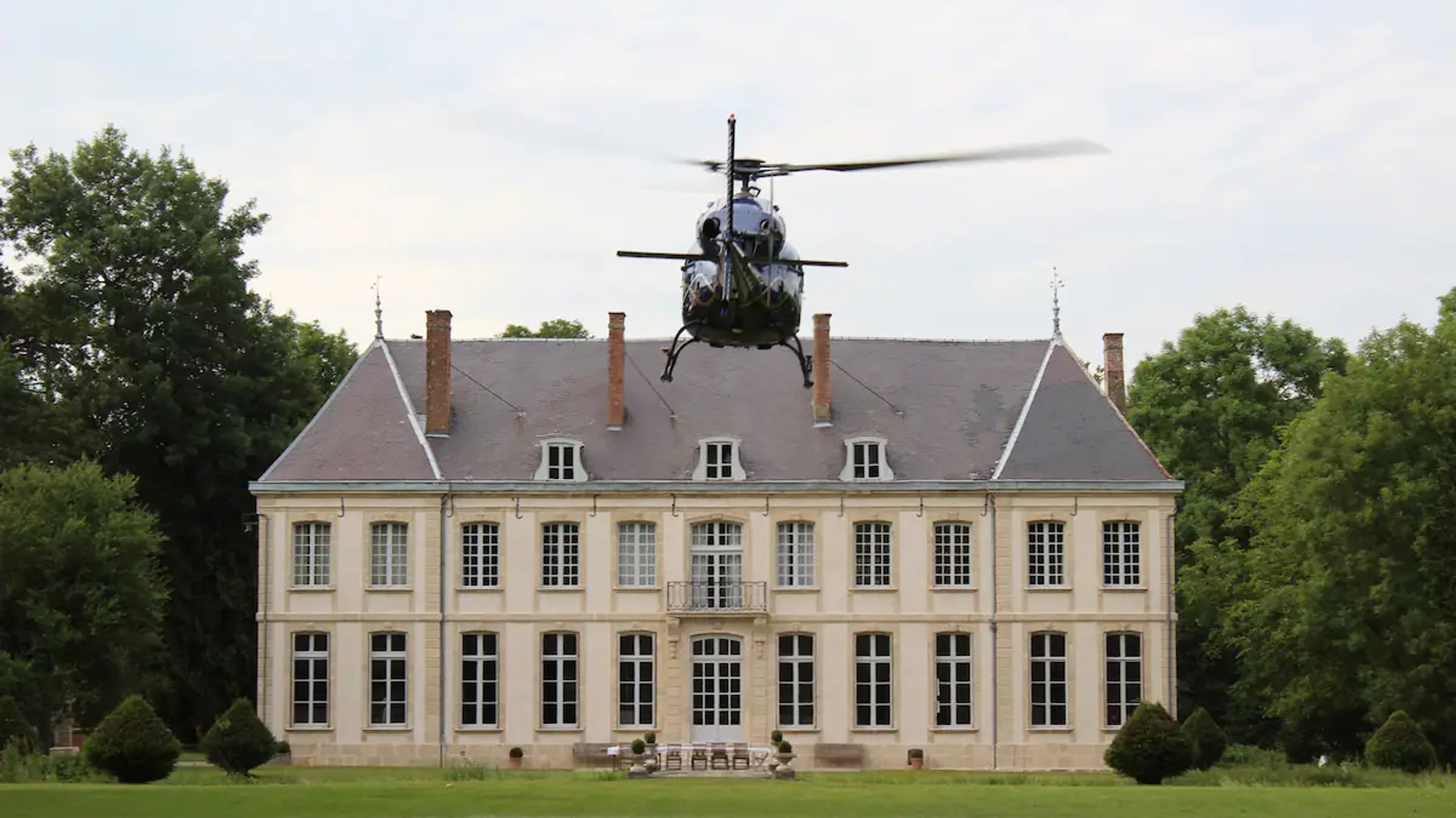 Champagne Chateau for 10
