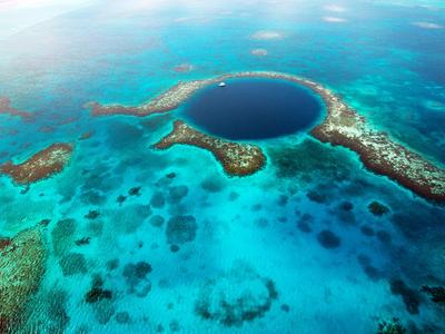 The Great Blue Hole In Belize