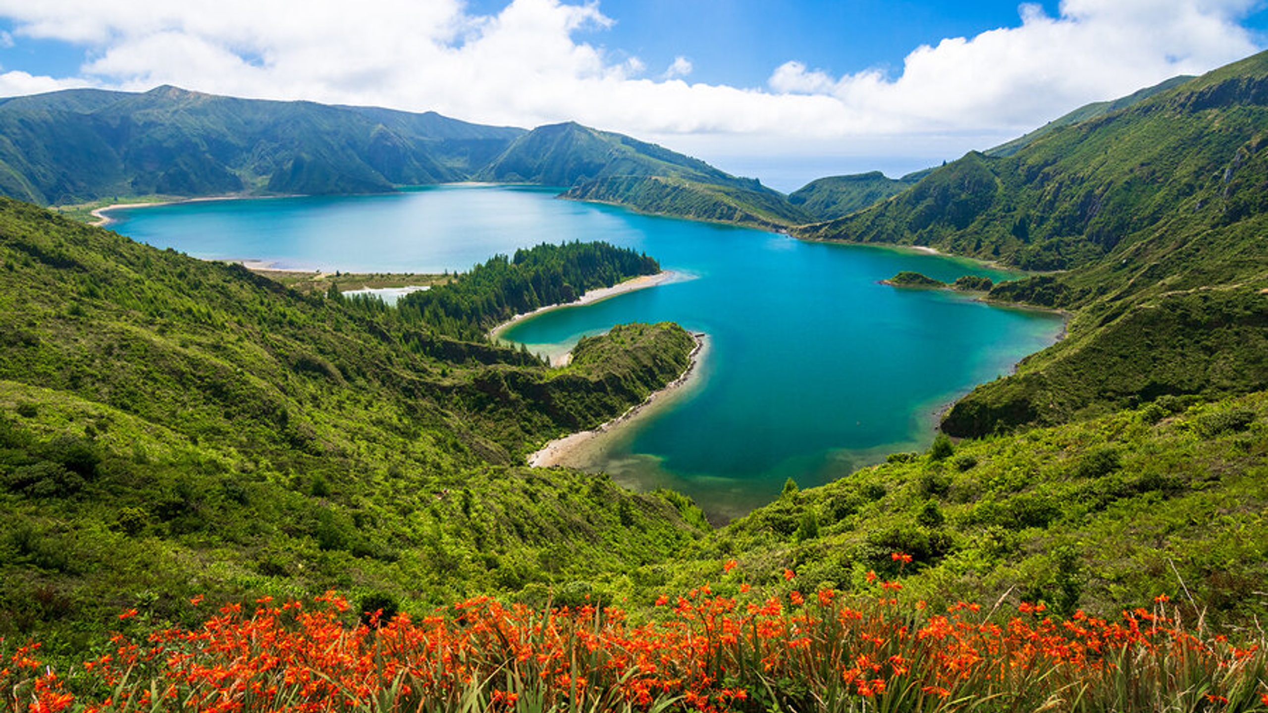 Bigstock Beautiful Scenic View Of Turqu 325926946