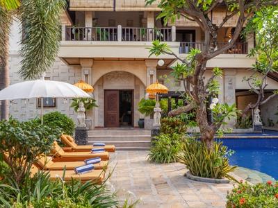 Villa Paradiso11 50379670227 O