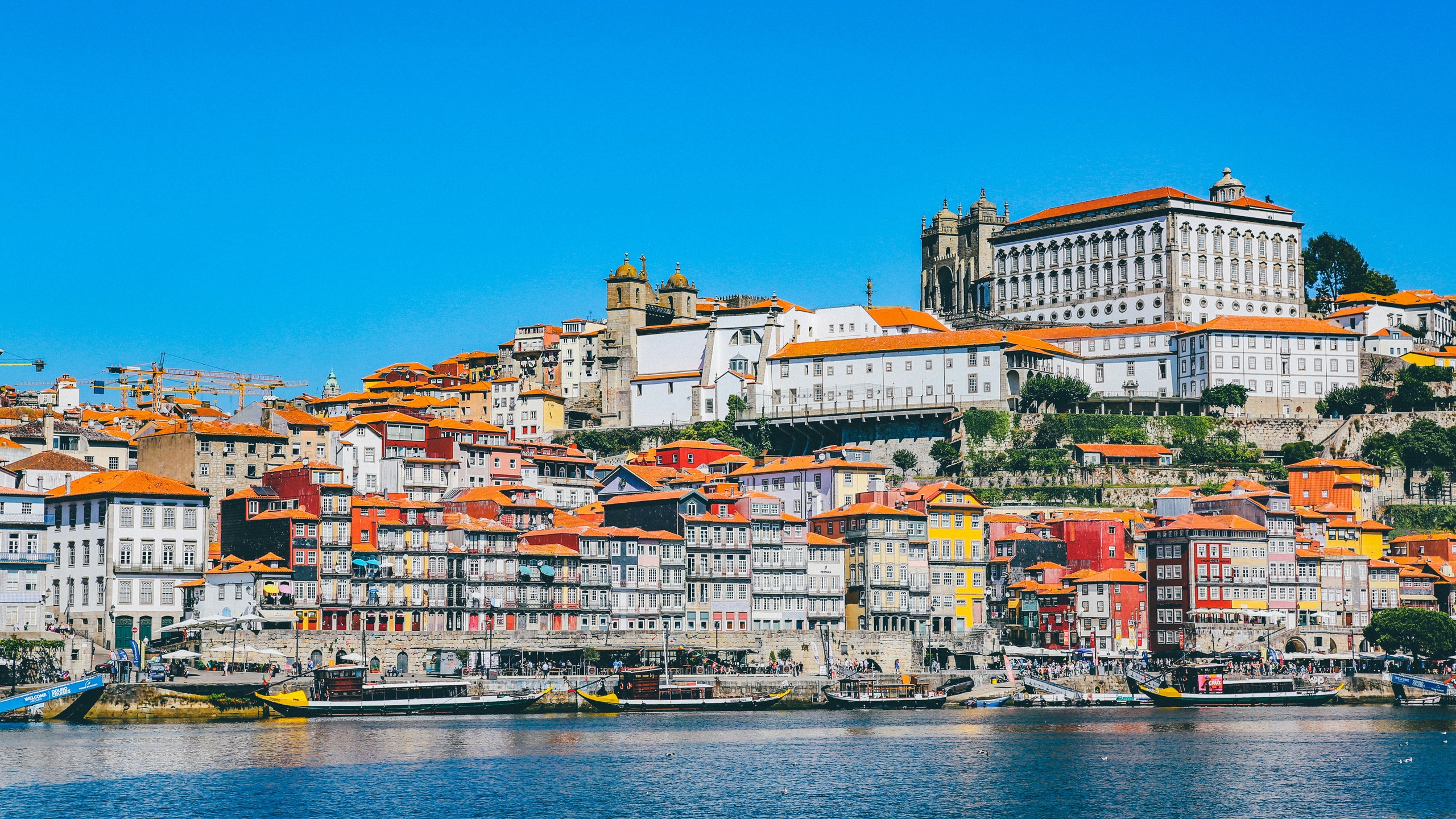 Porto Indulgence | Five-Star Luxury & Vintage Ports for 2