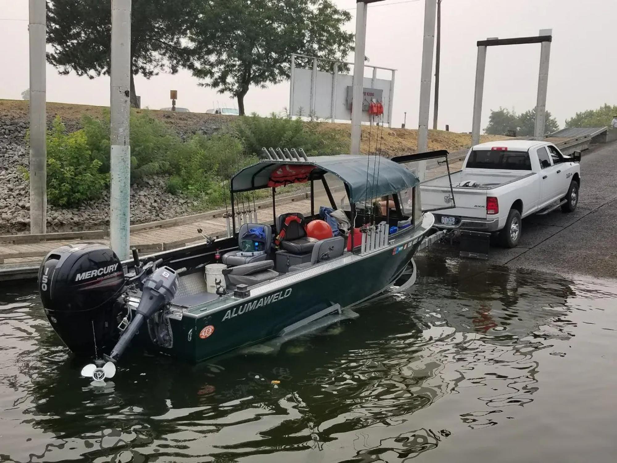 Guide boat ready for a day on the river
