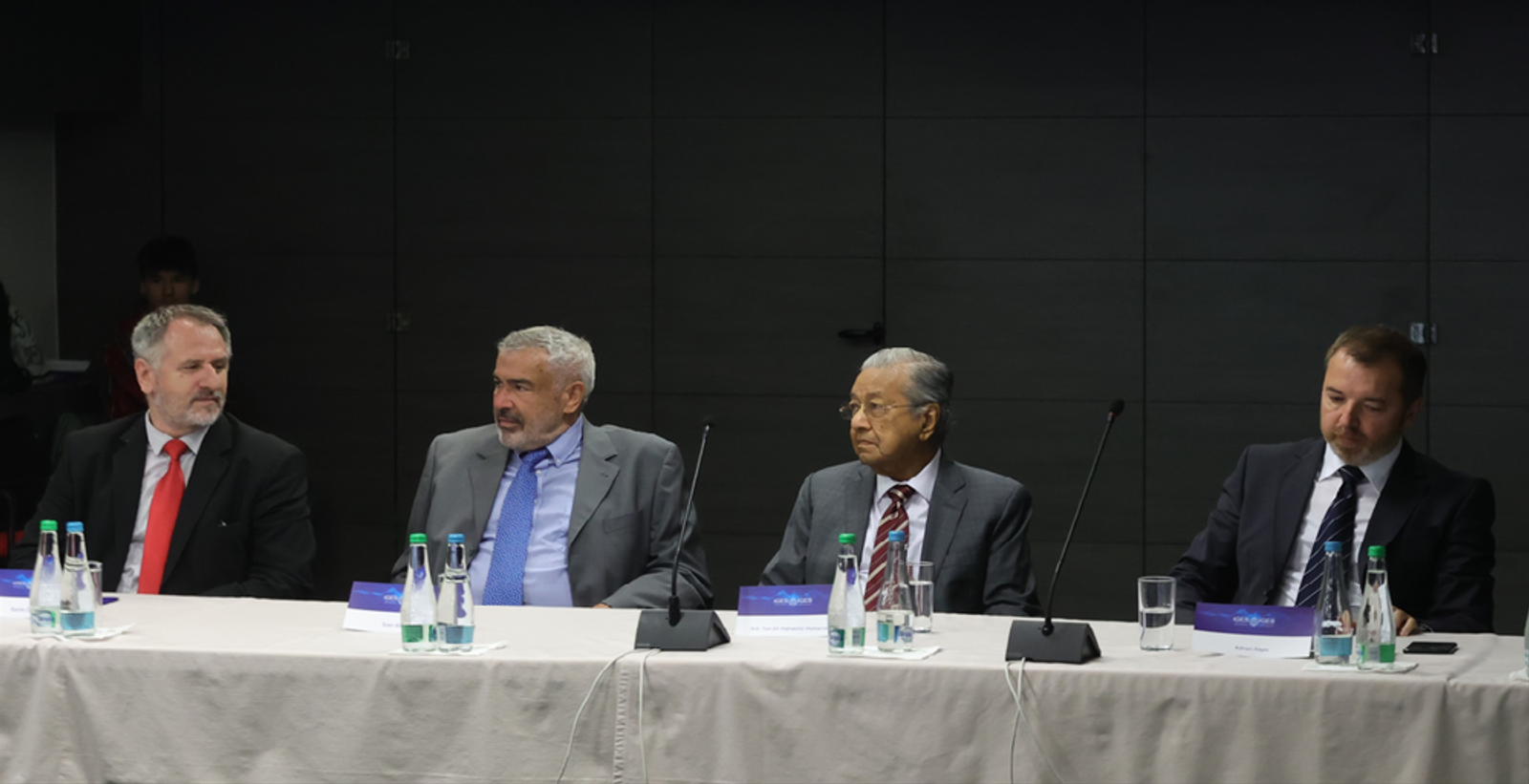 Dr. Mahathir u posjeti IGES-u: Razgovorima rješavati probleme jer ratovi nemaju pobjednika