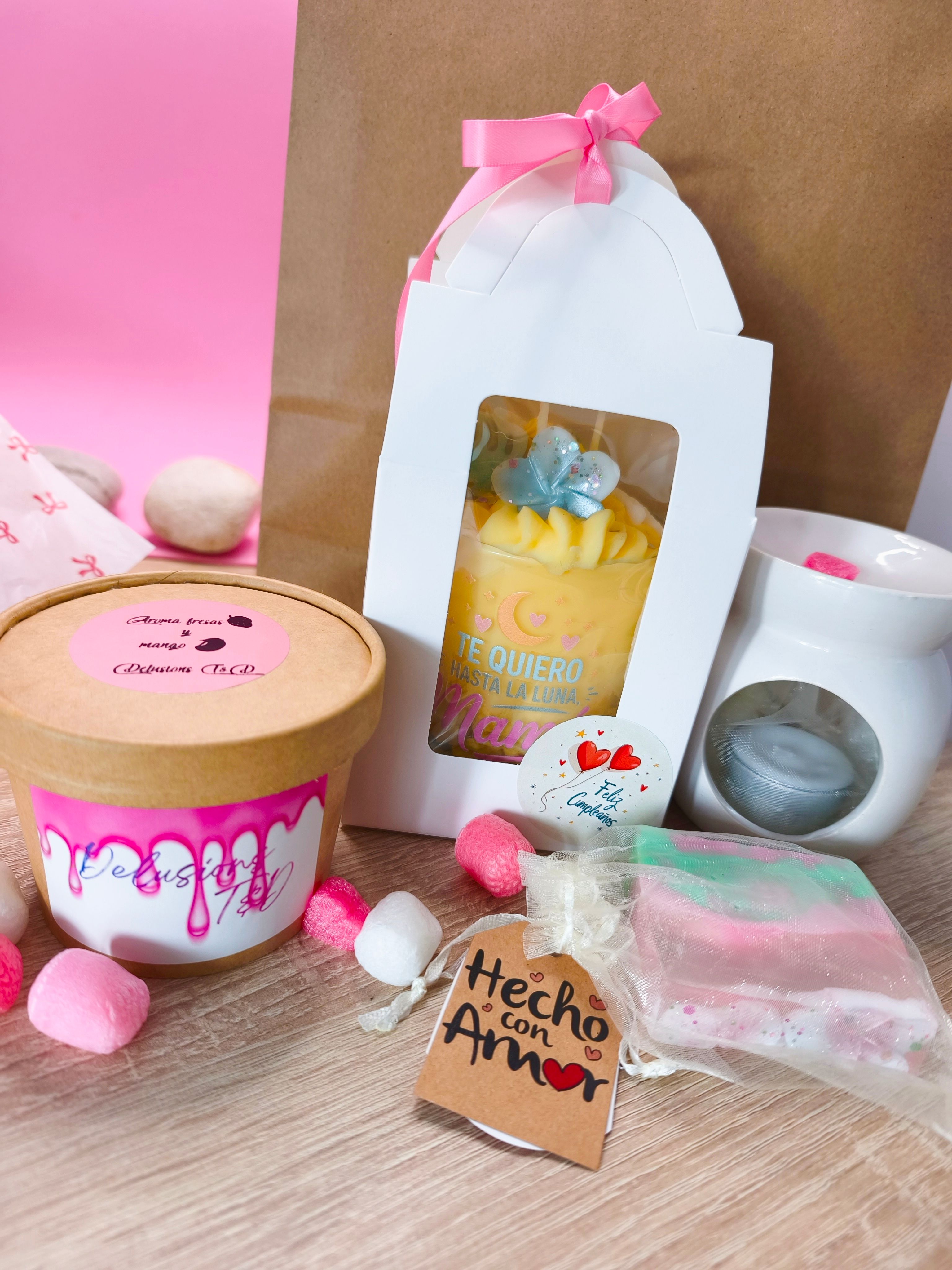 Bolsita Sonrisa — Regalo en bolsita bien decorada, con vela a elegir  y dos artículos artesanales más (jabones, velas de cup cake, ambientadores).