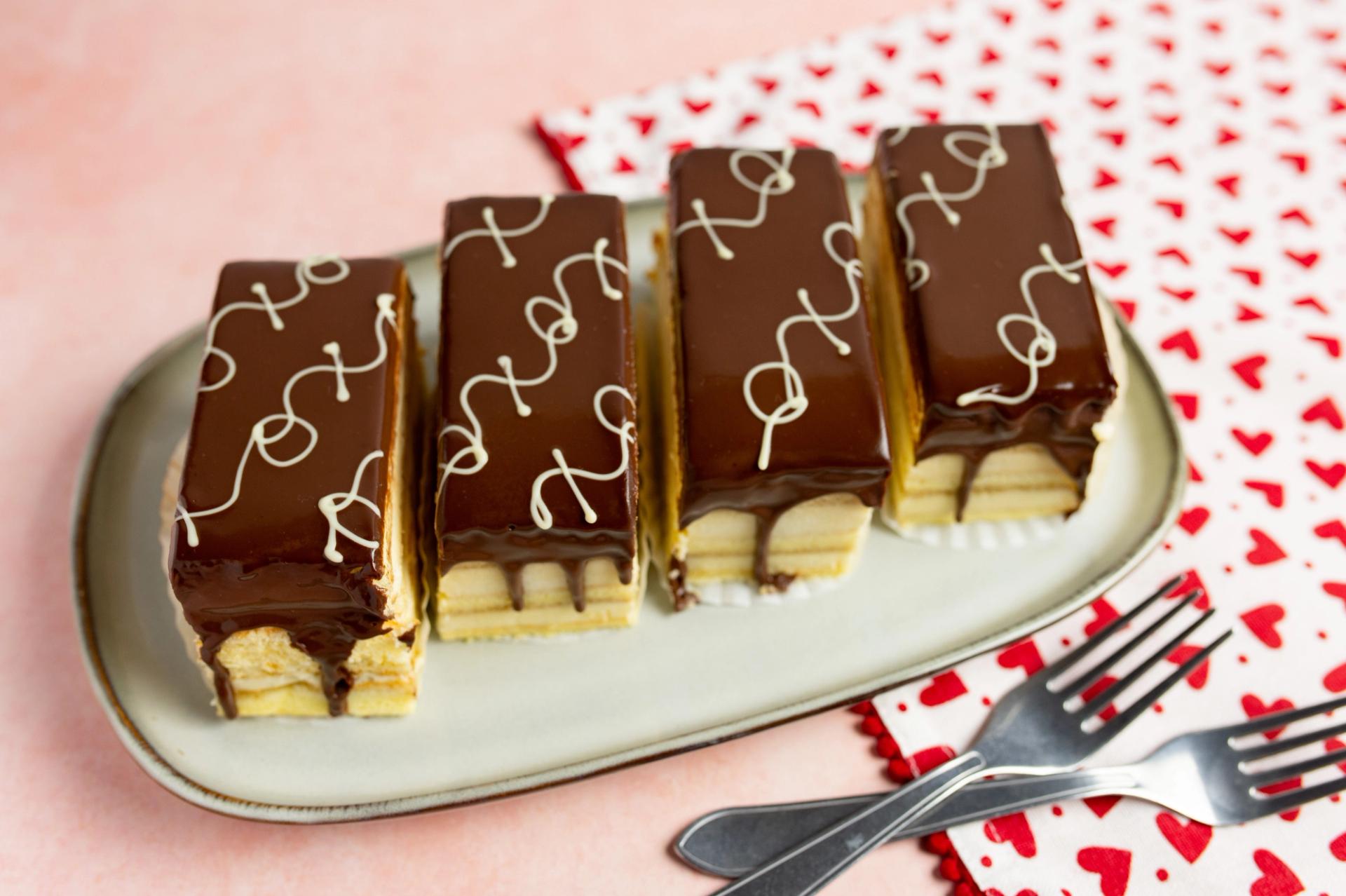 Xo Xo Boston Cream Pie